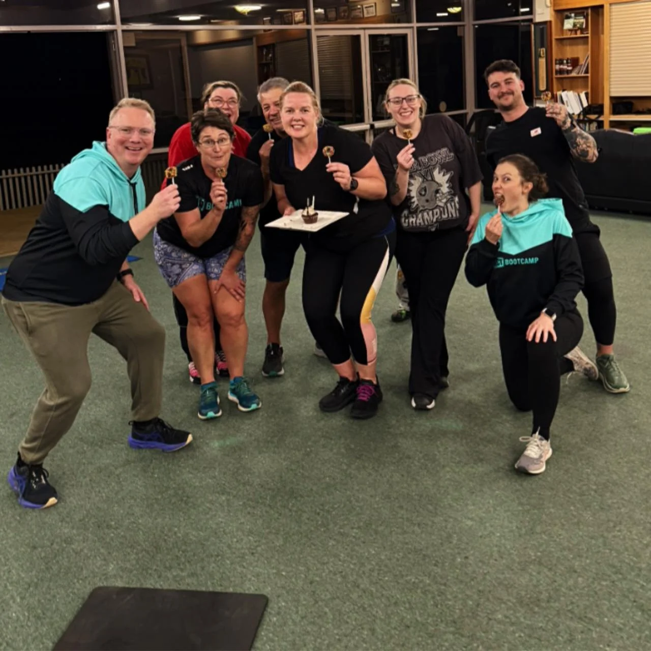 A sneaky little treat post workout to celebrate one of our members birthdays 🎉🥳🎁 #poweredby💪🏻 #cakepops