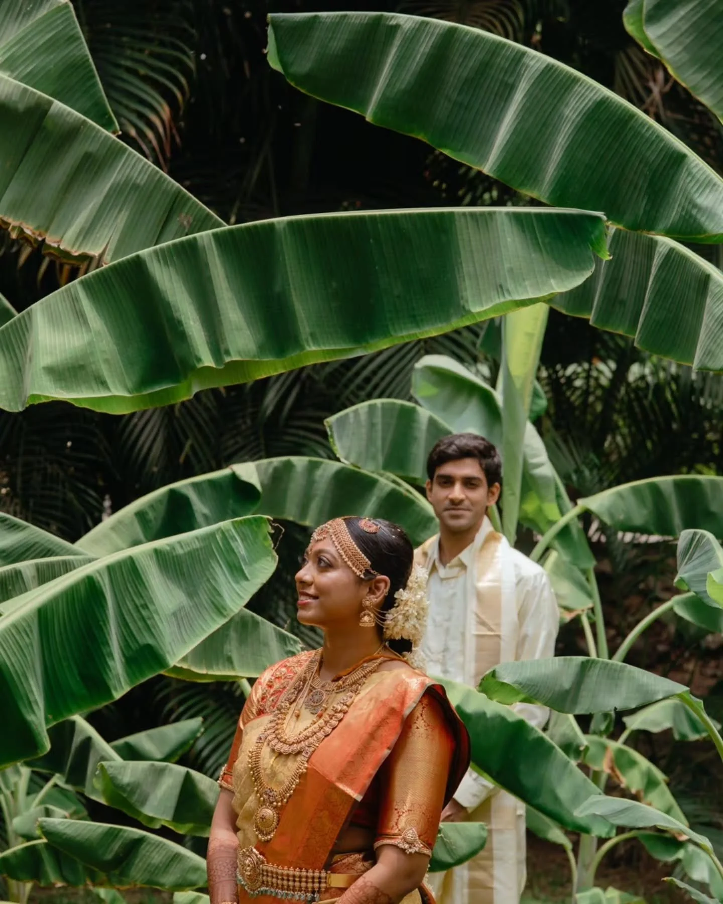 I watched them be in love.
The next moments were spent figuring out how to walk naturally.
The wind behaved. The smiles stayed real.

That was the shoot.

Shot by @vigneshkrishnan.12