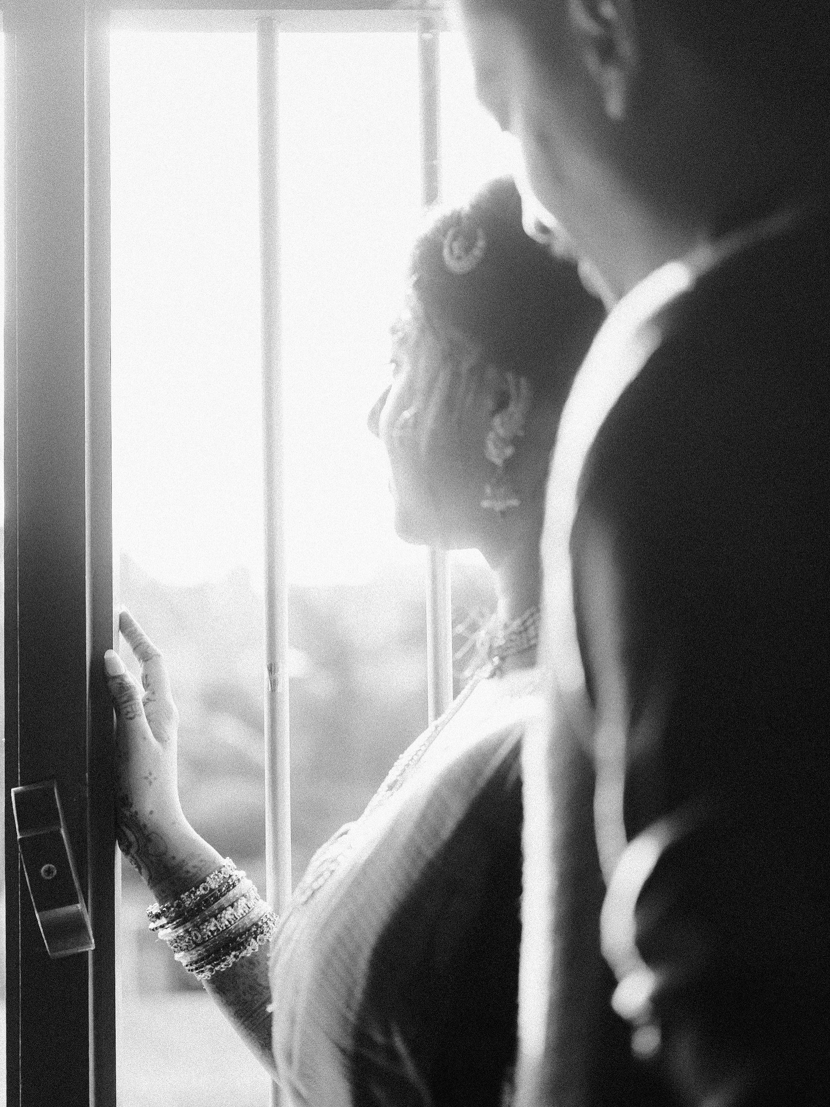 A little bit of everything from Ritika and Shyam&rsquo;s wedding day 🤍

#EastCoastWeddingCo #TamilWedding #ChennaiWeddingPhotographer #DestinationWeddingPhotography #BlackAndWhitePhotography 

Tamil wedding photography, Tamil bride, South Indian bri