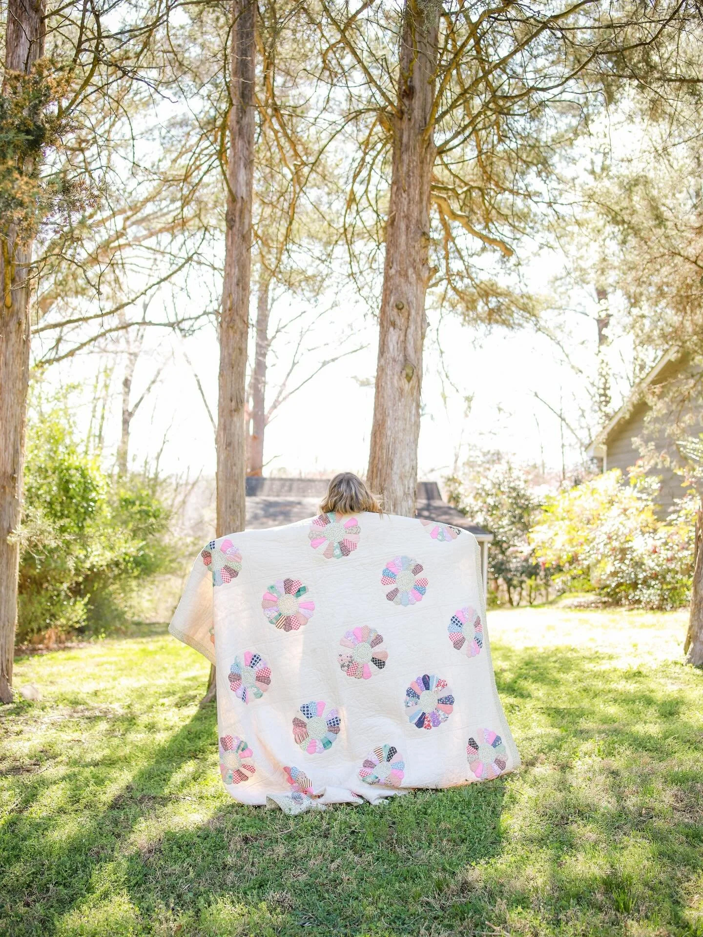 Something sweet has been on my heart. A place to go for strengthening connections and deepening roots. A way to come alongside and be encouraged.

Say hi to Creative Heart Bible Study. For the creative who would like to wade into the waters gently an