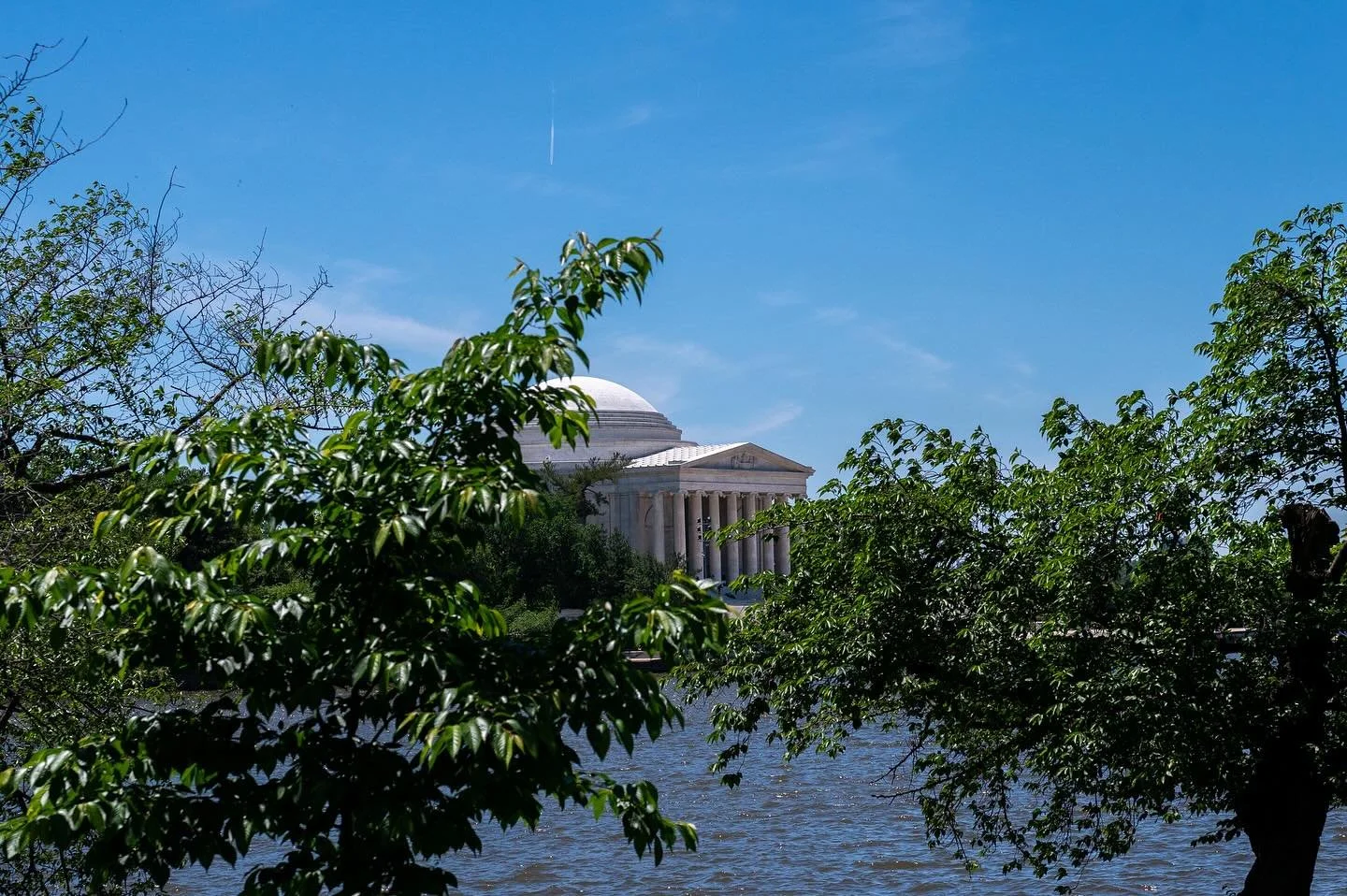 If you tell the truth, you don&rsquo;t have to remember anything. -Mark Twain #washingtondc #uscapitol #jeffersonmemorial #nikonz