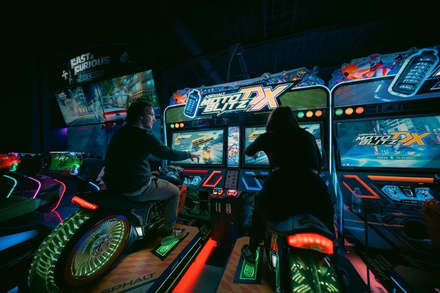 Joueurs sur des jeux de course
