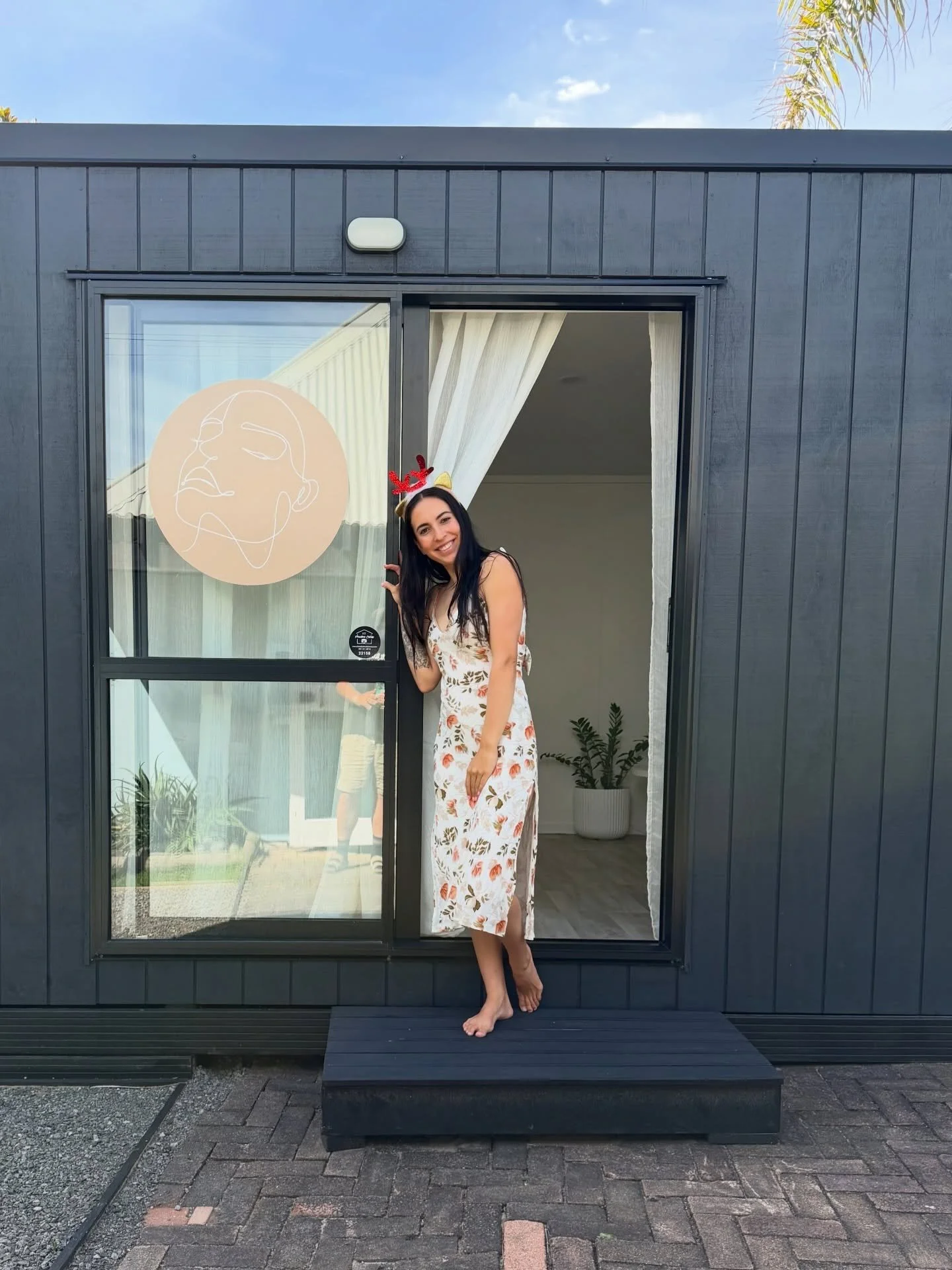 Merry Christmas🎄 I hope your day is glowing. Wishing you a day that feels as special as the people you&rsquo;re sharing it with it 💗