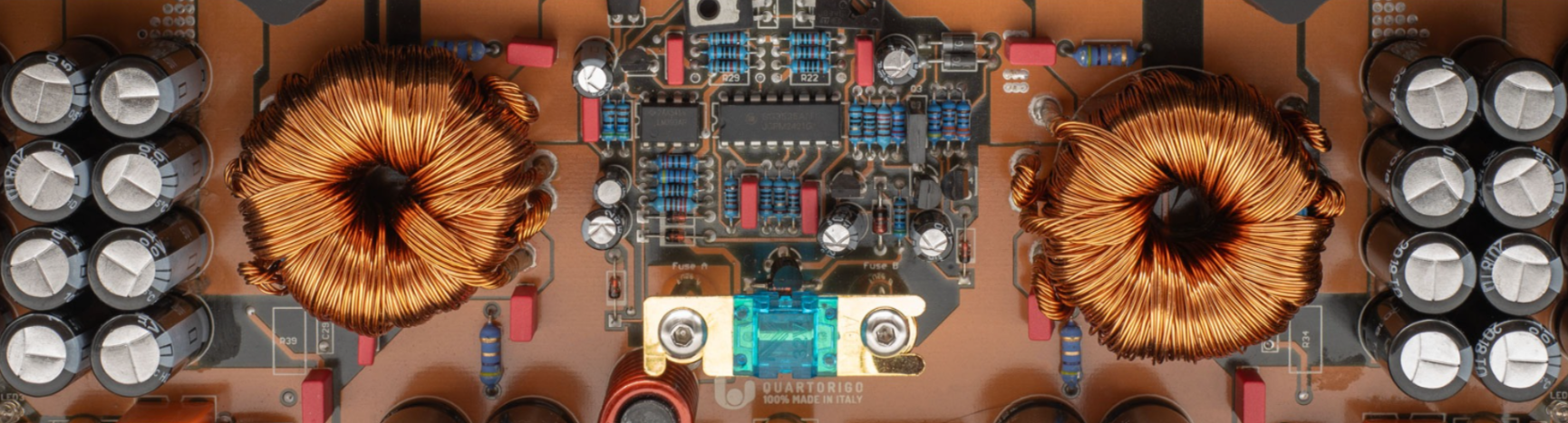 amplificateur-quartorigo-haut-de-gamme-et-haut-parleurs-car-audio-installation-professionnelle