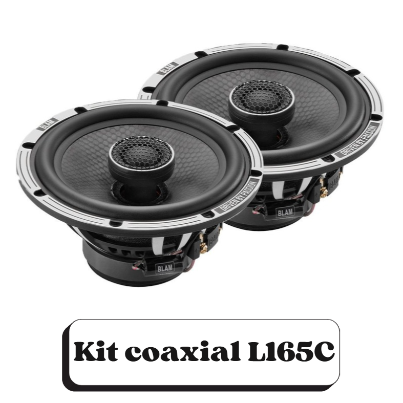 Deux haut-parleurs coaxiaux pour voiture, modèle KIT coaxial L165C, posés l'un derrière l'autre sur fond blanc.