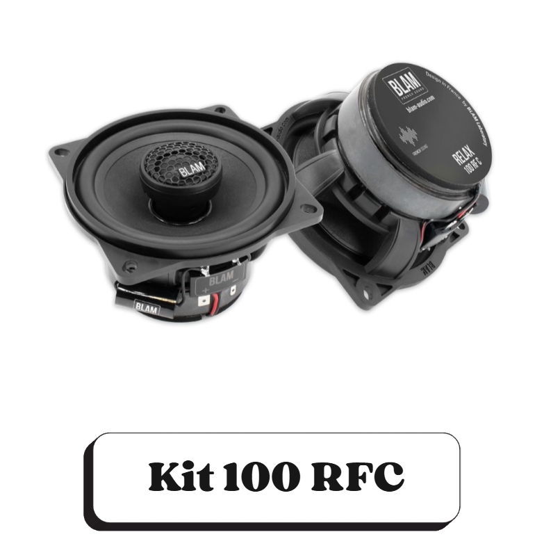 Ensemble de haut-parleurs pour voiture, Kit 100 RFC, avec deux haut-parleurs noirs, un à cône large et un autre avec un design en grille, et un emballage avec le texte "BLAM".