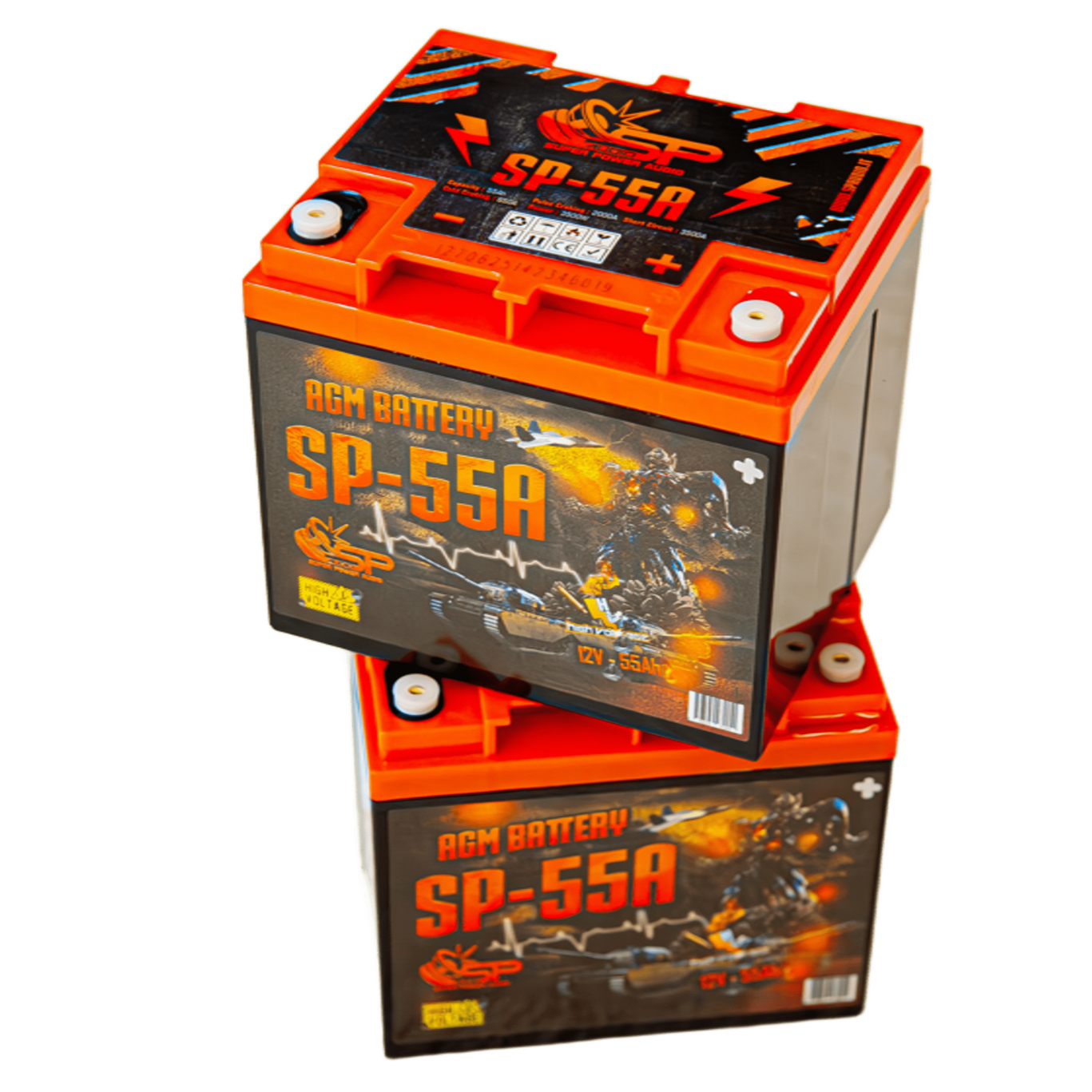 Deux batteries de voiture de couleur orange avec des étiquettes de branding militaire, portées en équilibre l'une sur l'autre, avec des illustrations de tanks, de soldats et d'explosions sur les étiquettes.