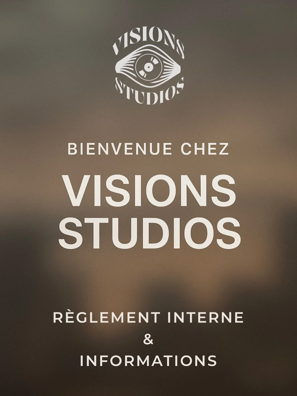 Bienvenue chez VISIONS STUDIOS, ton espace de cr&eacute;ation &agrave; Paris 20e.
Pour que tout se passe dans les meilleures conditions, voici quelques r&egrave;gles simples &agrave; respecter 👆
