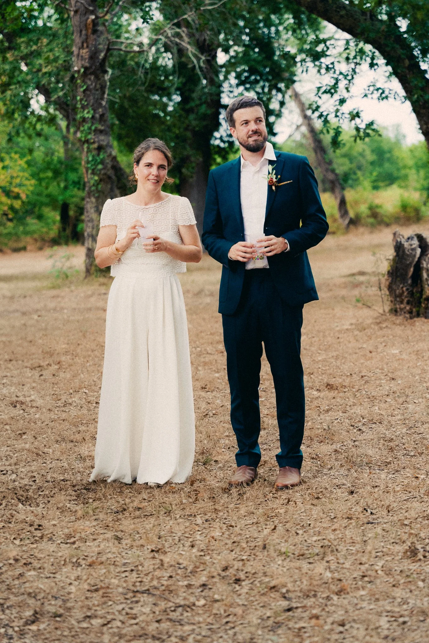 photographe-mariage-hossegor-portrait-maries-sous-les-chenes.jpg