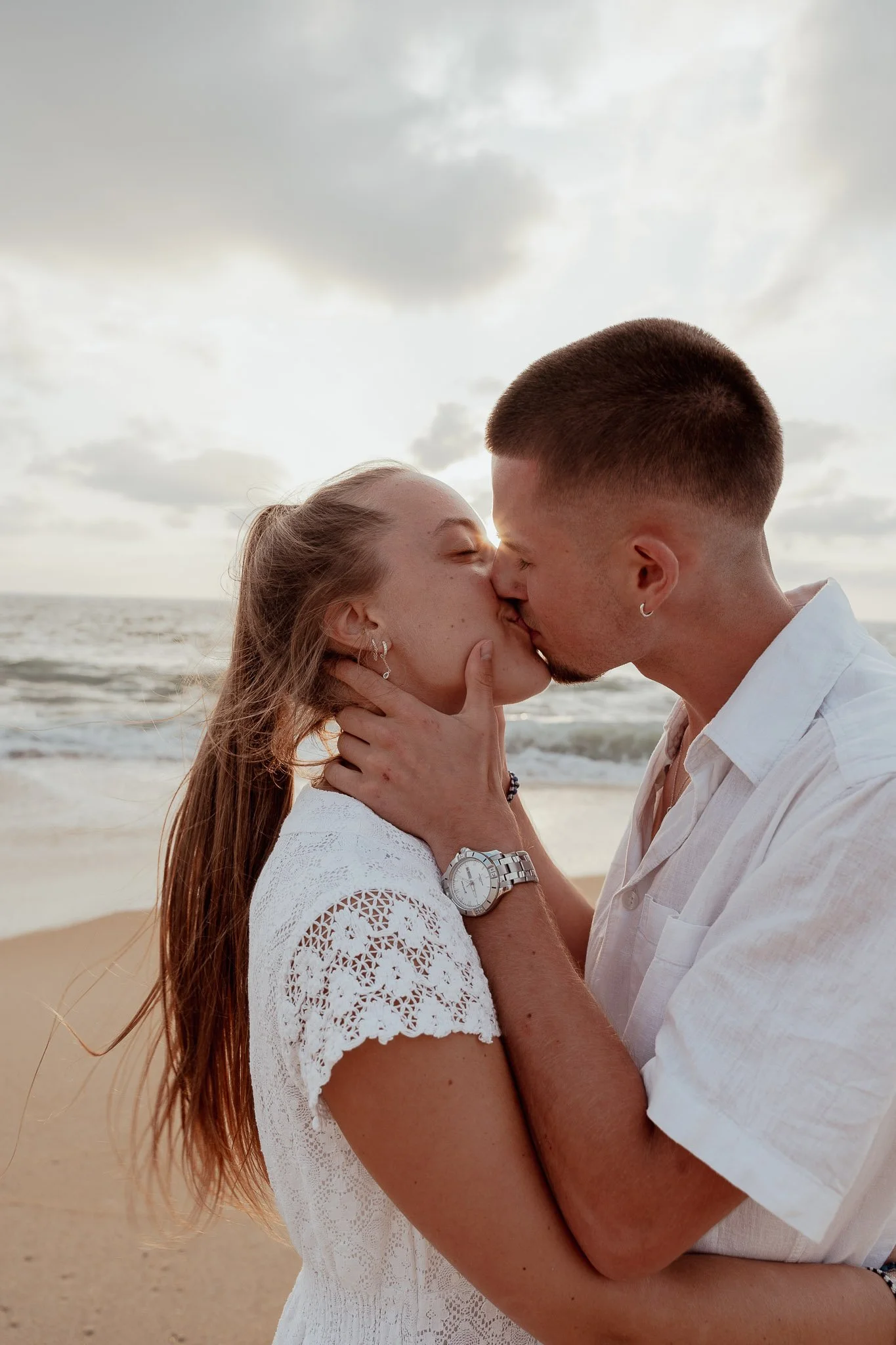 photographe-couple-capbreton-baiser-couple-contre-jour-ocean.jpg