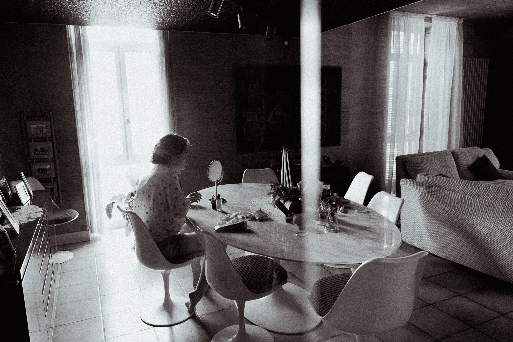 photographe-mariage-capbreton-attente-preparatifs-noir-et-blanc.jpg