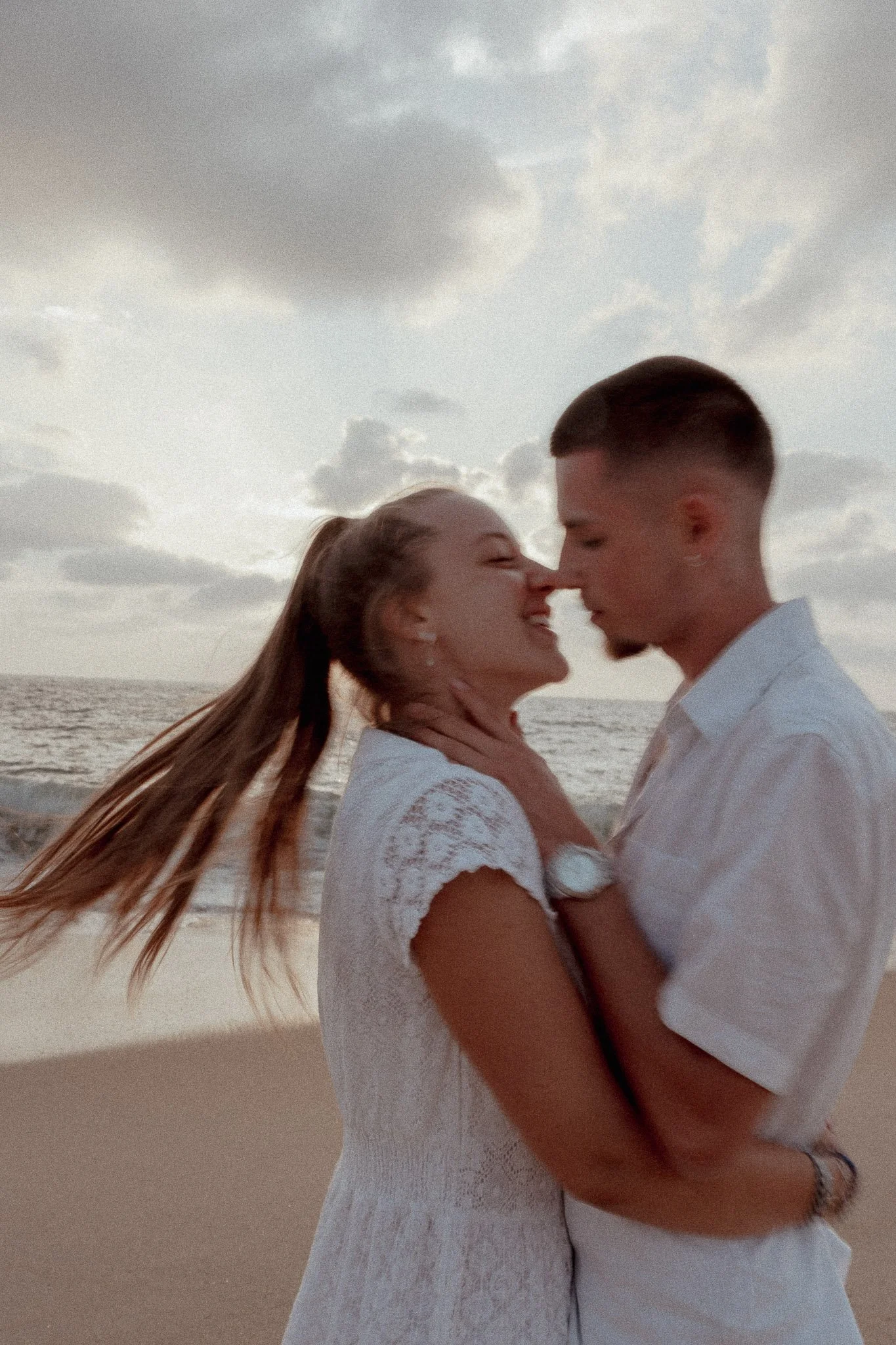 photographe-couple-capbreton-couple-front-contre-front-sourire.jpg