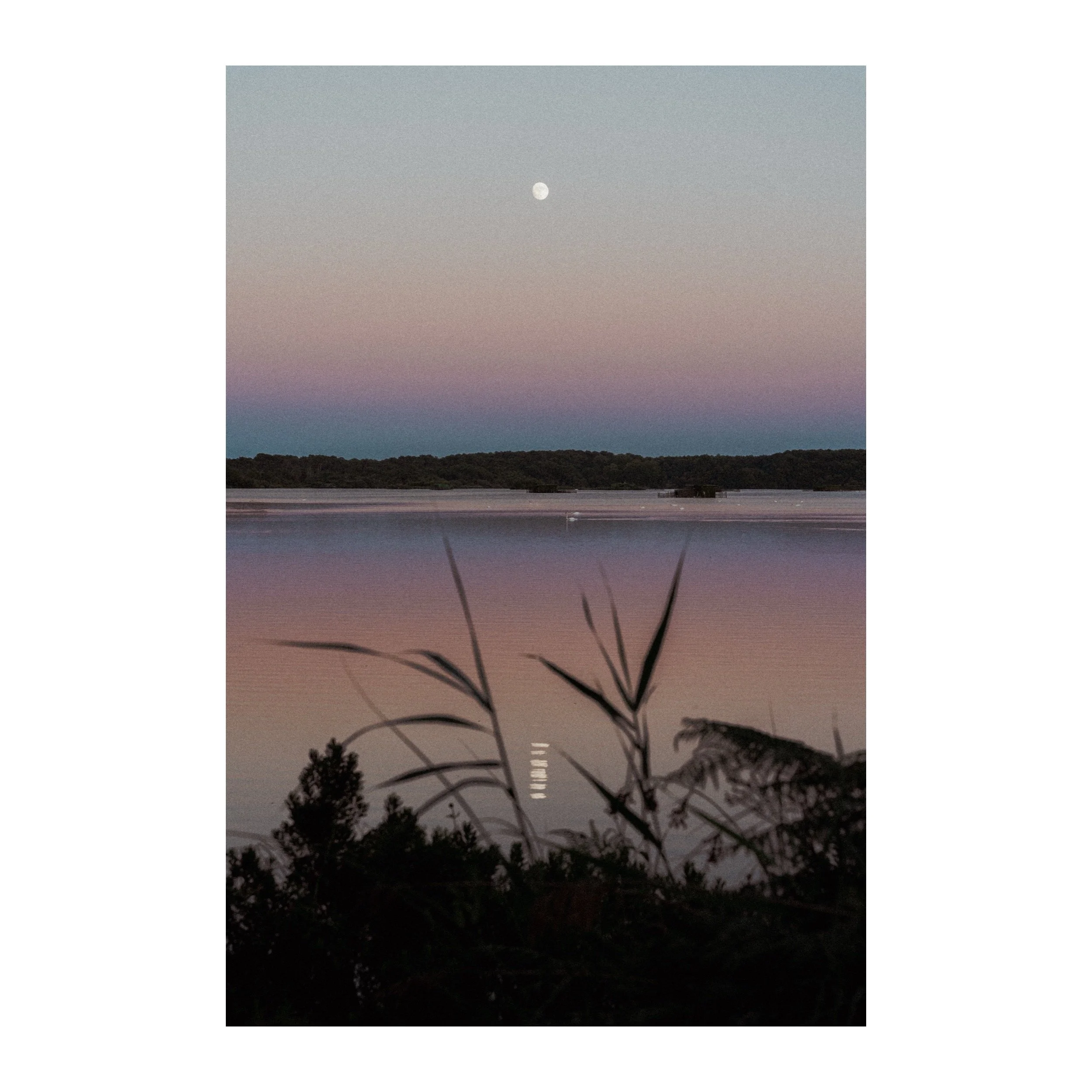 lune-sur-le-lac_encadre.jpg