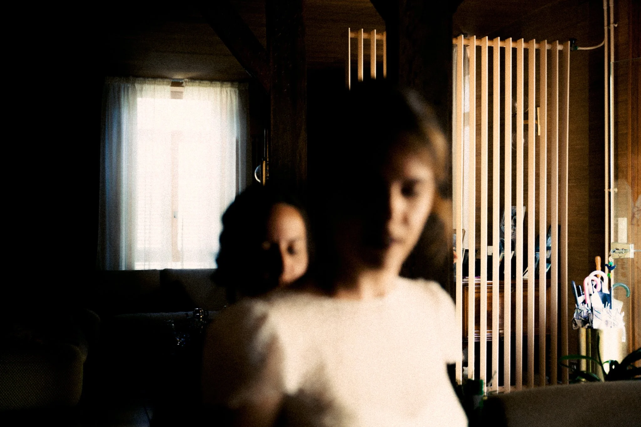 photographe-mariage-vieux-boucau-mariee-temoin-clair-obscur.jpg