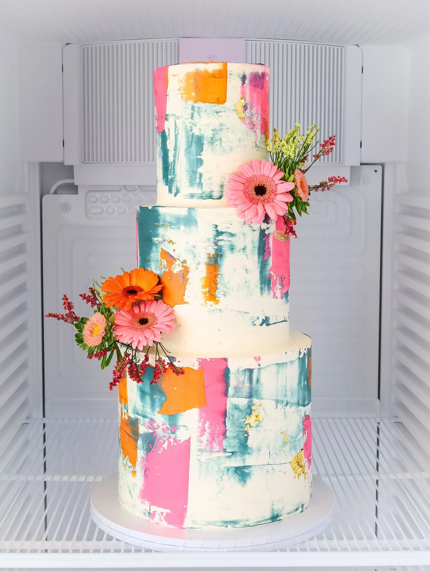 PAINTING - CAKE! 🎨😍

#swisscakes #swiss