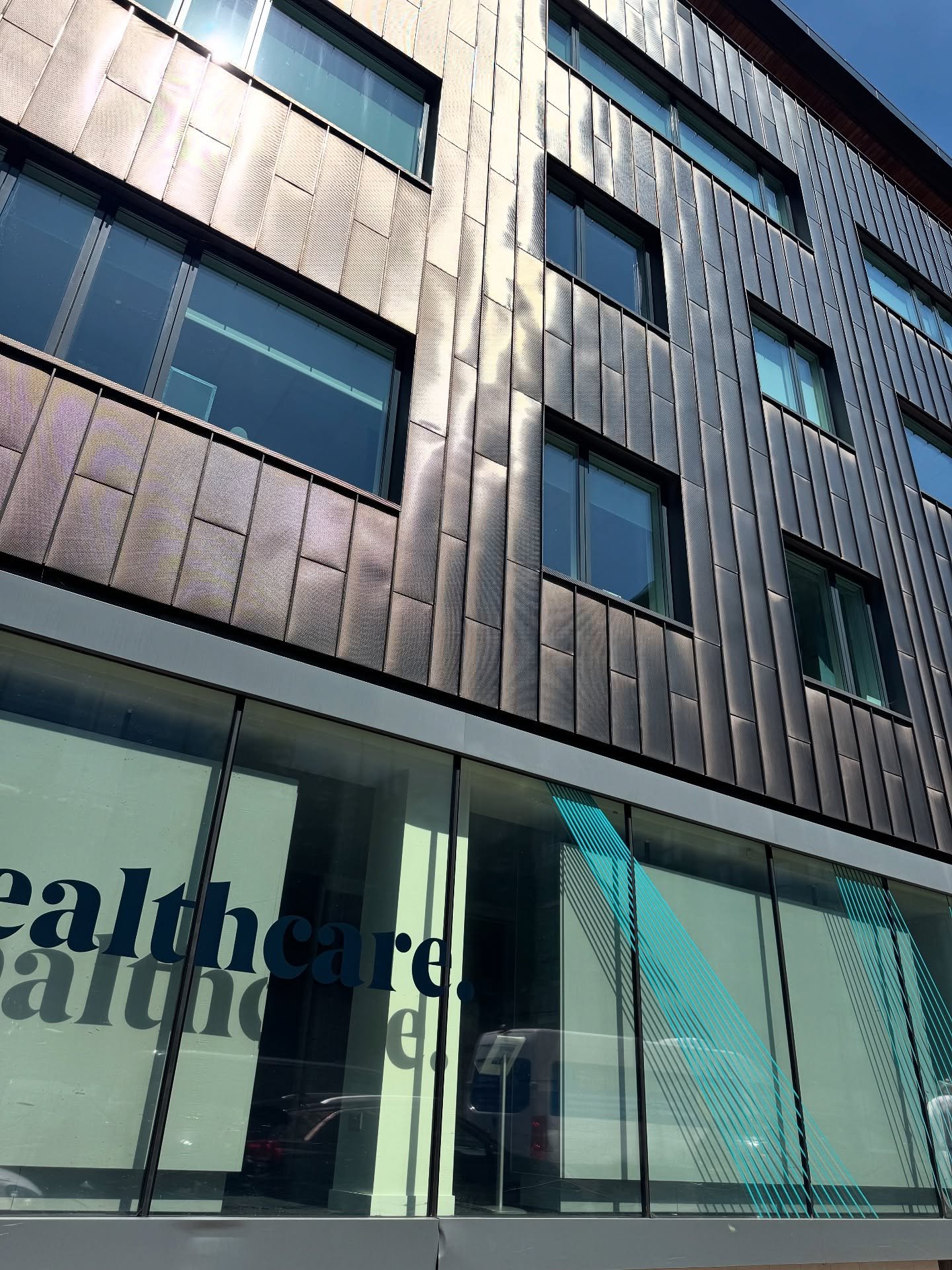 💡 Inspiration from the field.

This showcases the kind of precision, style, and performance we deliver every day.

From sleek curtain walling to large-format structural glazing &mdash; our team has over 20 years&rsquo; experience bringing these desi