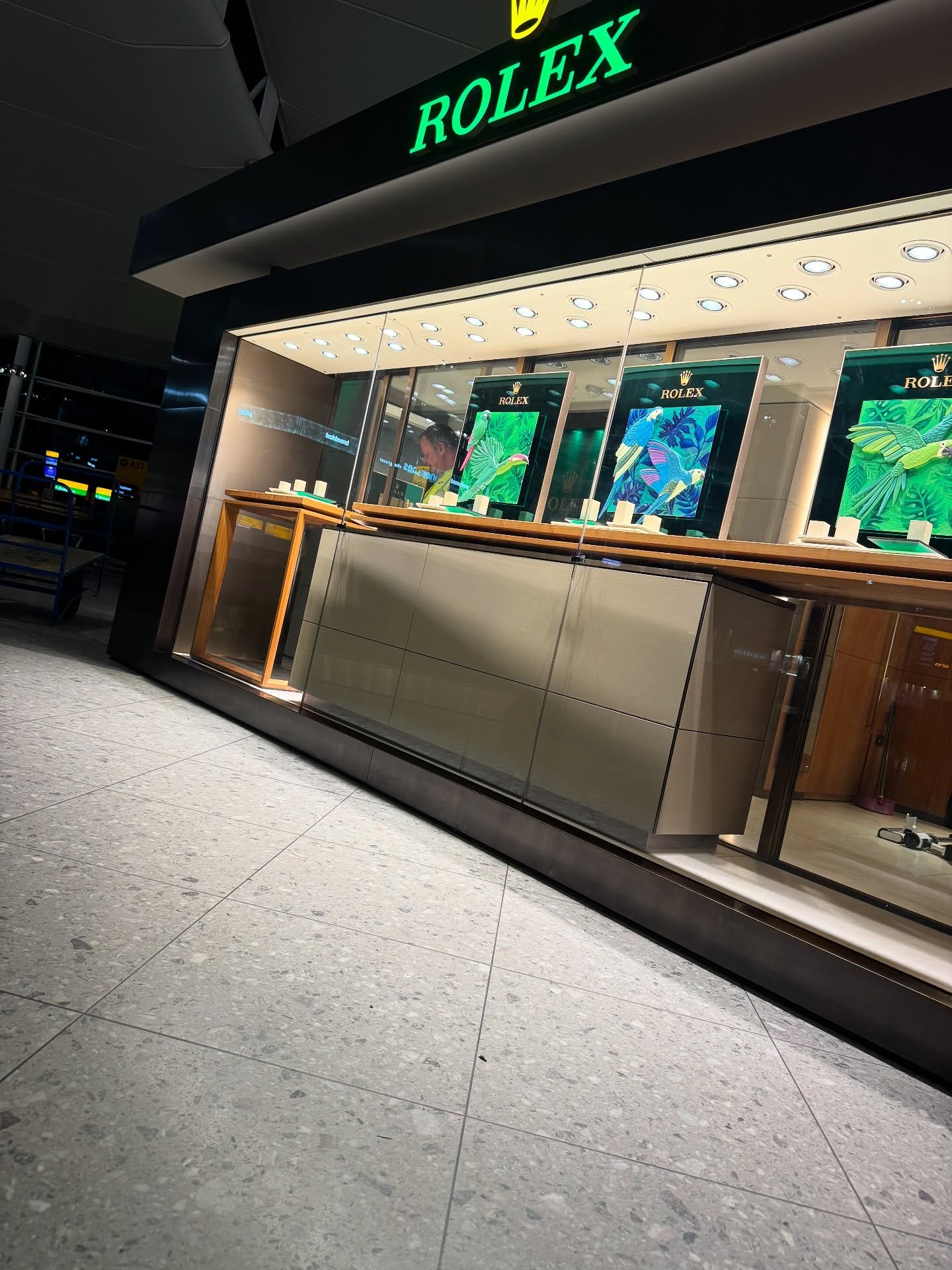 🌙 After hours, precision at work.
Our team carried out night remedial works to replace broken-down laminate glass units, restoring clarity, strength, and security to this luxury storefront.

Disruption kept to a minimum &mdash; craftsmanship always 