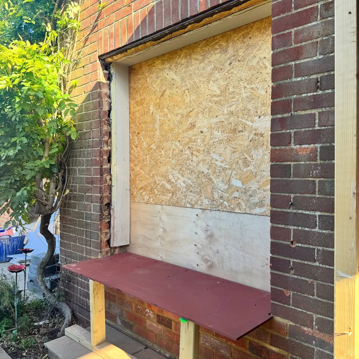 Our latest installation &mdash; a bespoke oriel window &mdash; designed to flood the space with natural light and elevate the home&rsquo;s aesthetic.

At Hedingham Glass, we turn structural openings into architectural statements.
Ready to bring your 