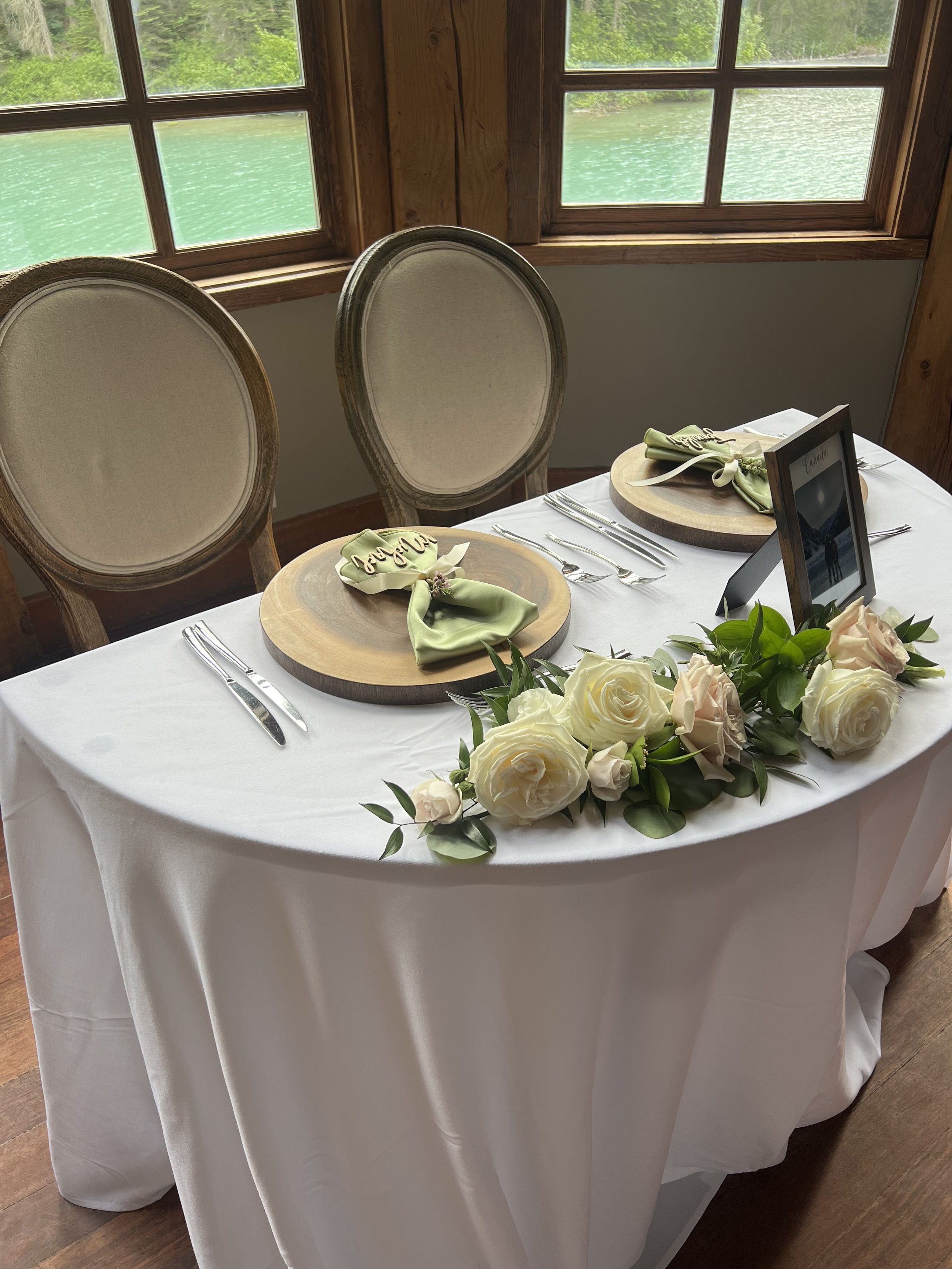 Sweetheart Table at Cilantro on the Lake