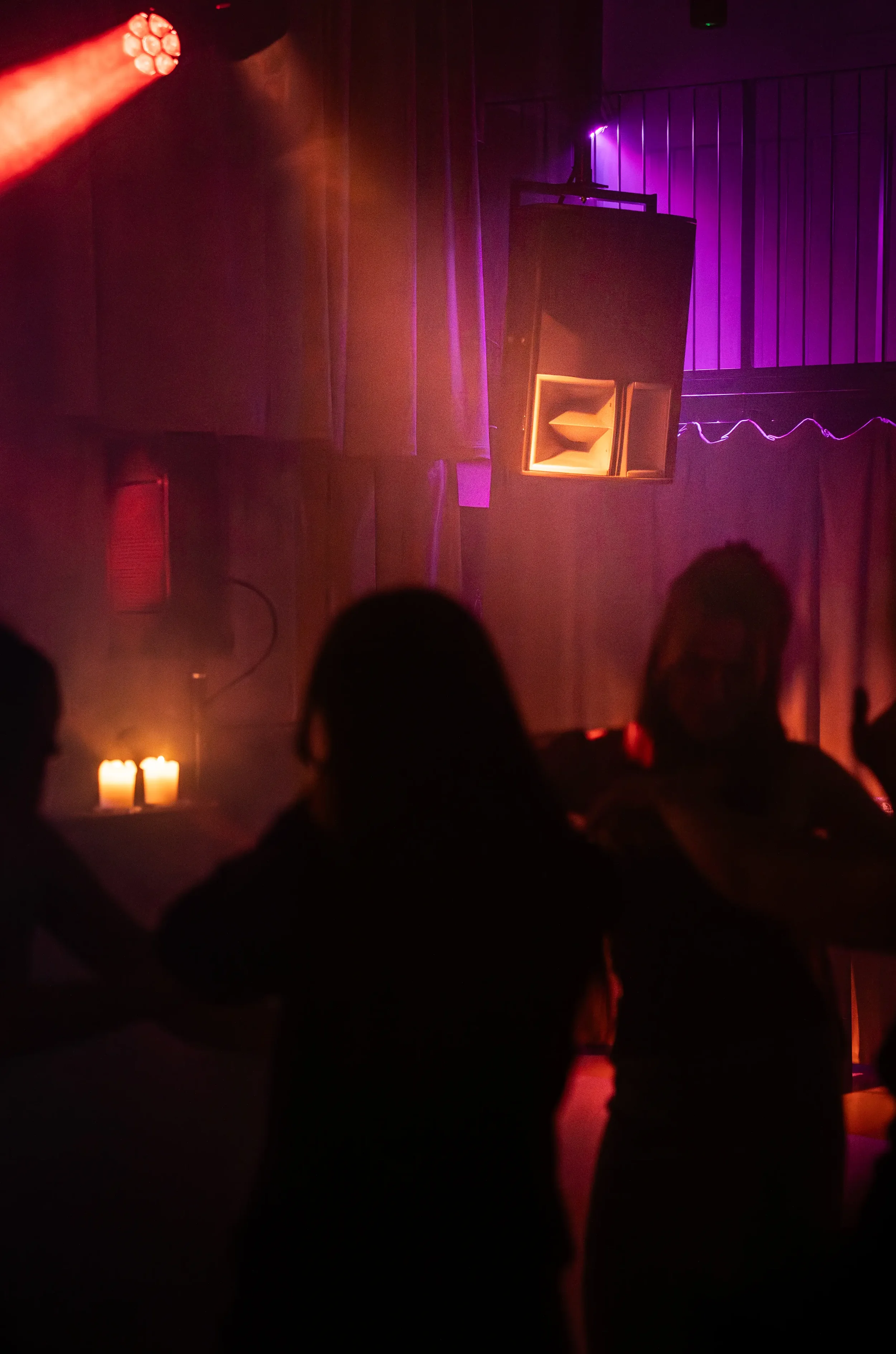 Stemningsfull fest med profesjonell lyd og lys