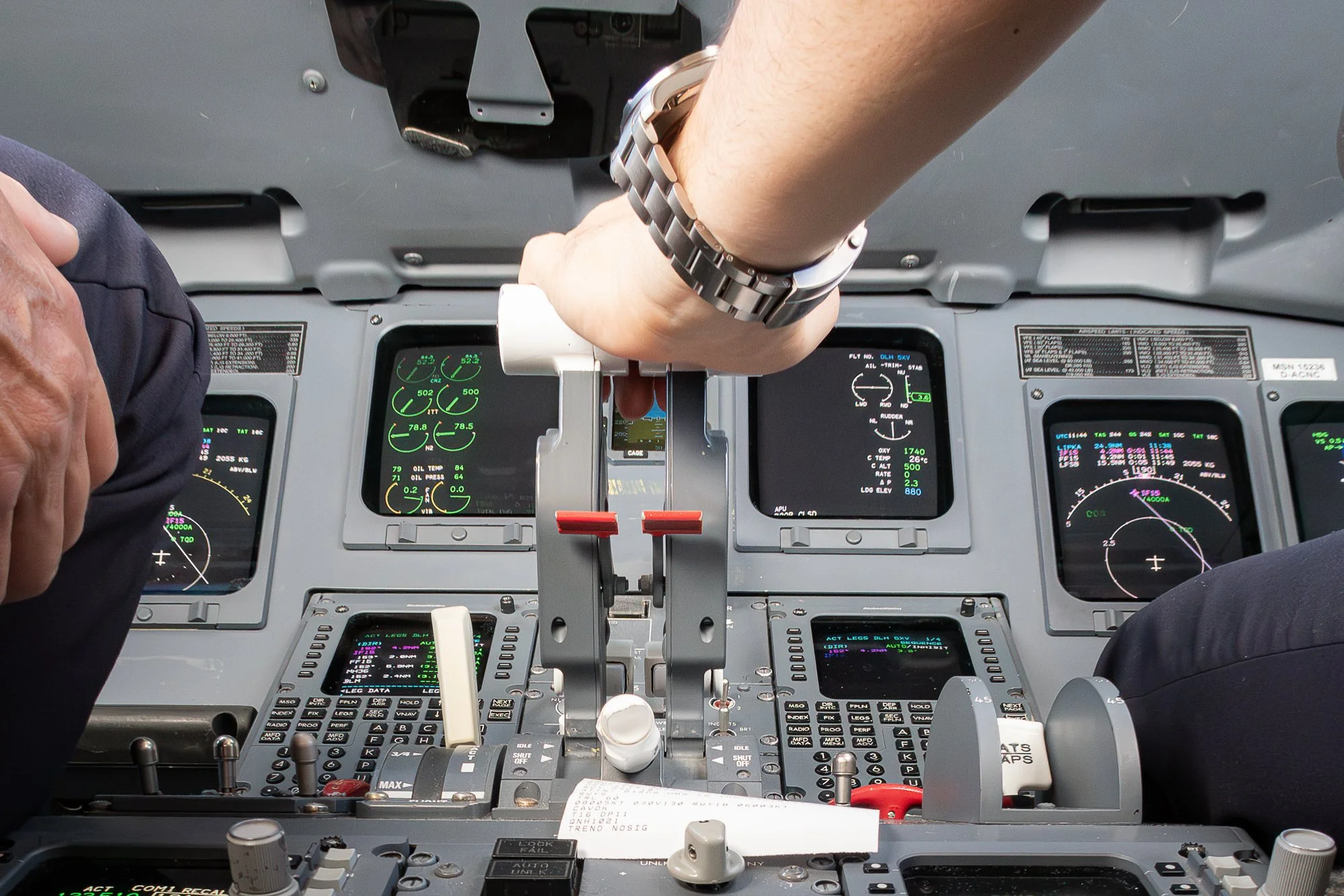CRJ900 Cockpit.jpg