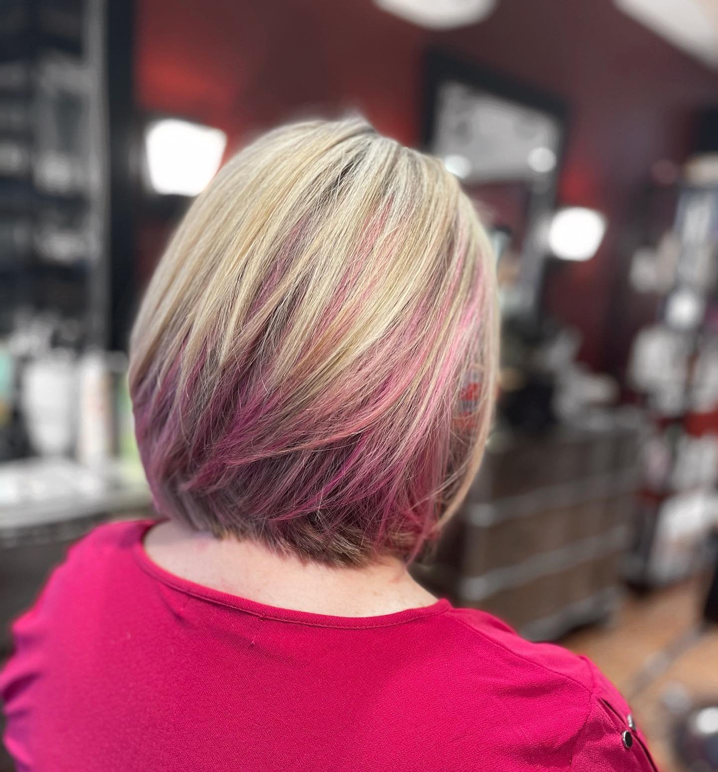 💕
.
.
.
.
.
.
.
.
✂️&amp;🎨 @lucia_mieres_ 

#highlights #pink #blonde #bob #phoenixville #phoenixvillepa