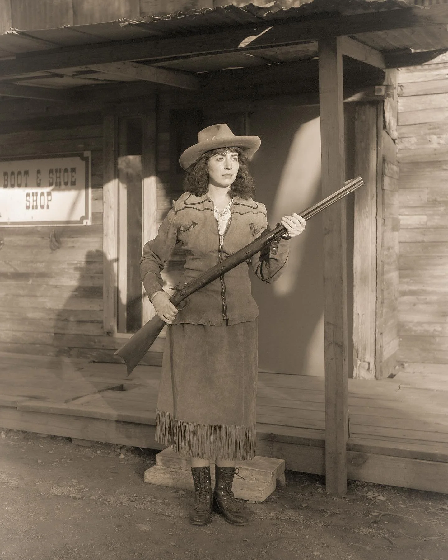 Annie Oakley Concept (120mm film-Feb 2025)
.
.
.
.
.
.
Be sure to check out @whitebuffaloroomofaustin for all your curated boots and western apparel needs. Where the greats shop- located behind @samstownpoint 🏜️
.
Model: @djbeaujolais