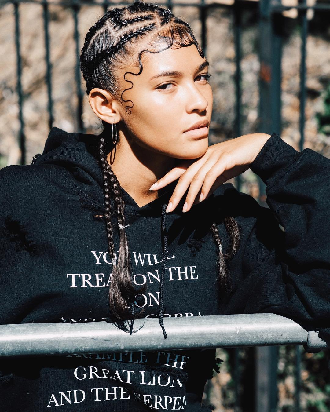 Acclaim: Distressed Sample Sale Now Available Online | Annasevenldn.com