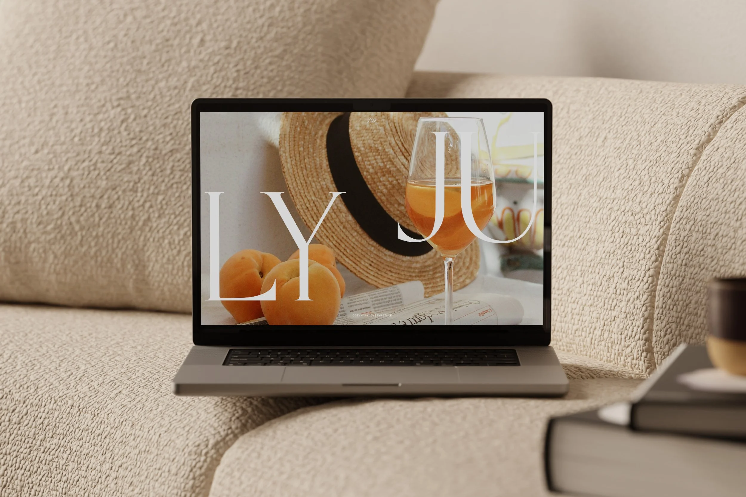 July 2026_Wallpapers_Simple_4.jpg