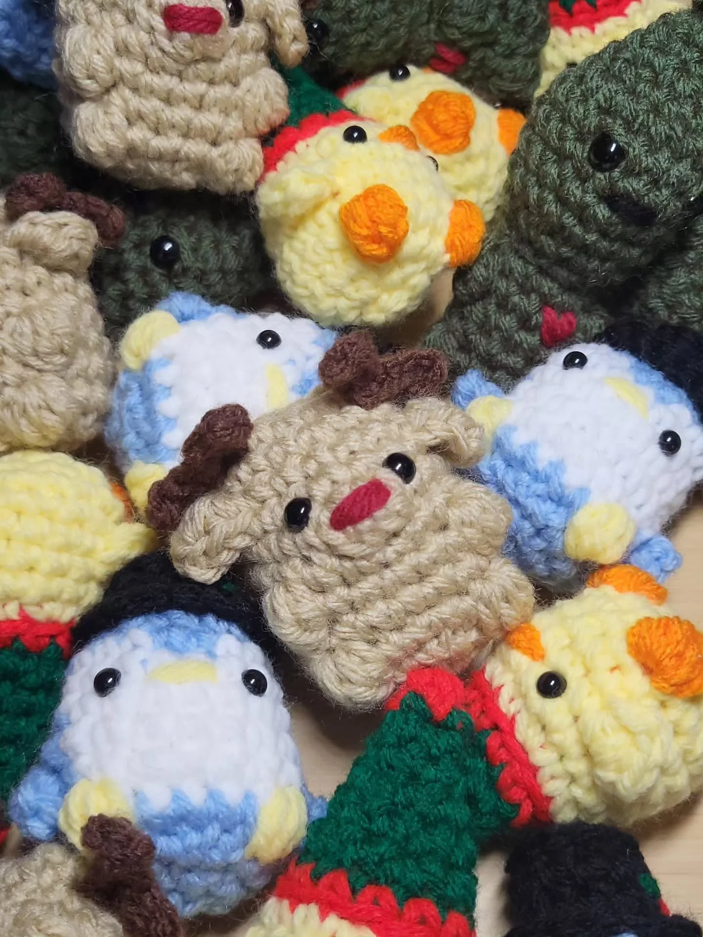 Launching my Christmas Collection @moshimoshi.market on Nov. 30th!

🎁 Perfect for stocking stuffers! They're designed as ornaments or bag buddies - packaged and ready to be gifted! 

Loved adding all the details to these guys, but that means limited