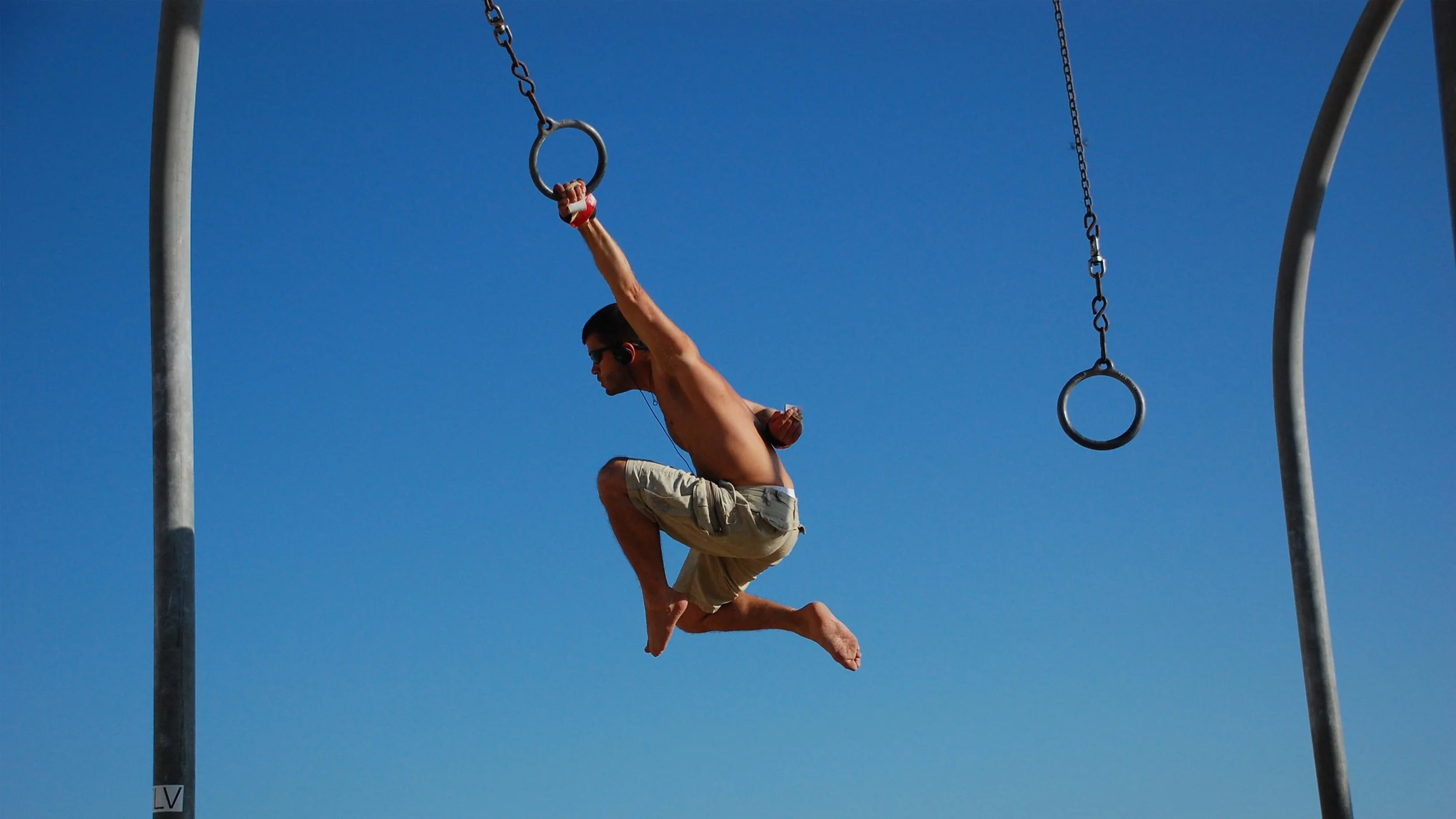 Flying Rings Santa Monica No 002