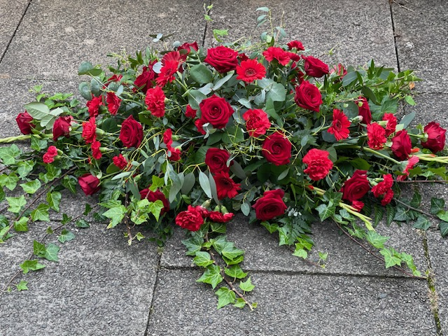 Red Casket Spray