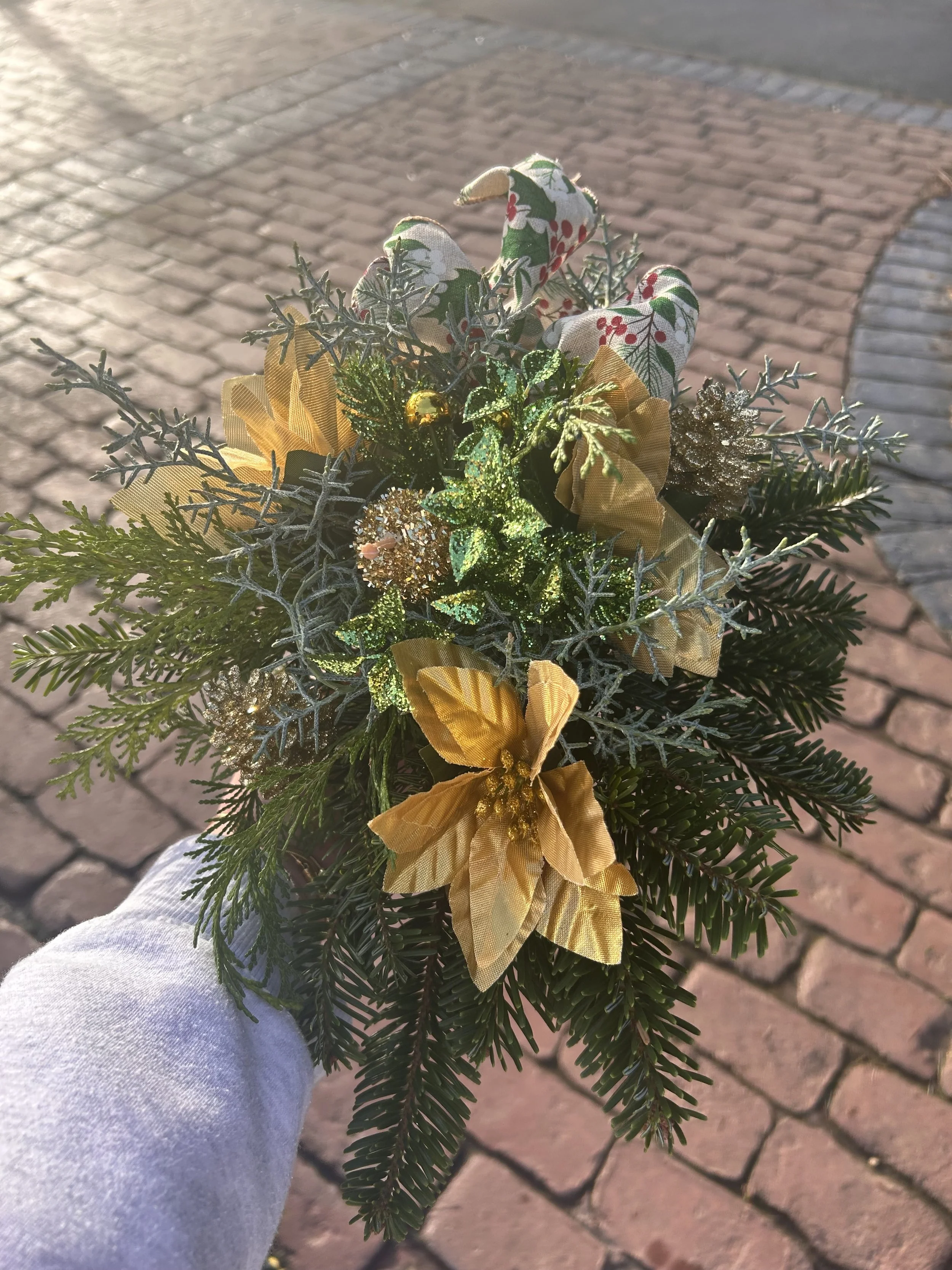 Gold Poinsettia Oasis Spray