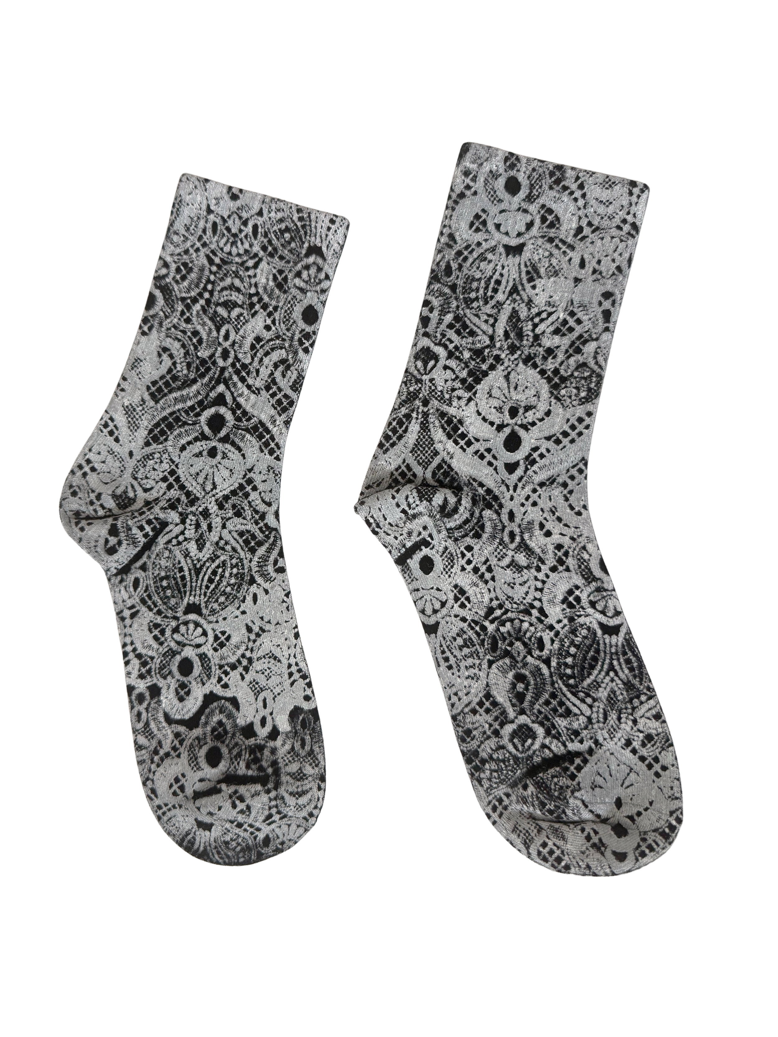 Laced on Black R.png