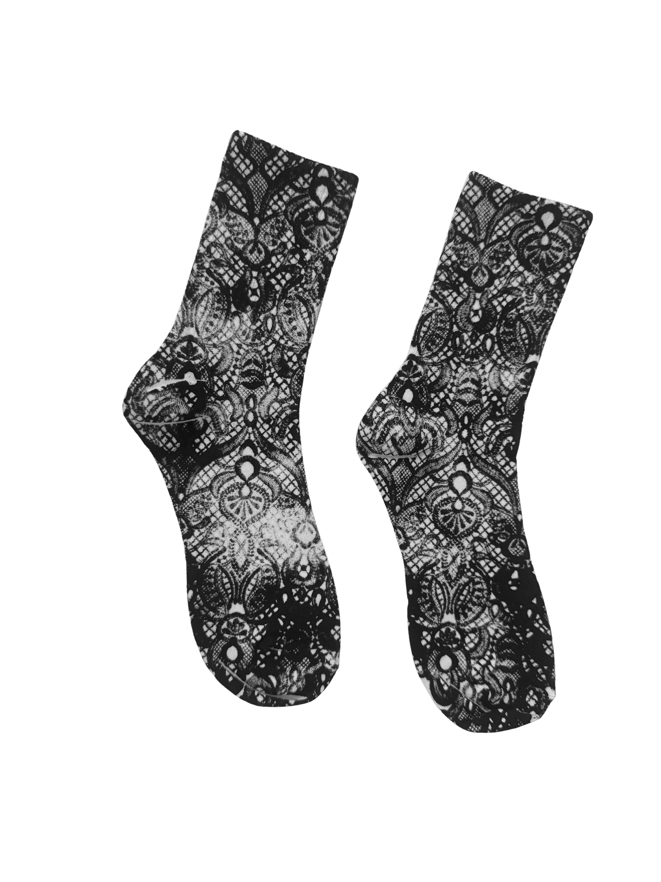 Laced on White R.png