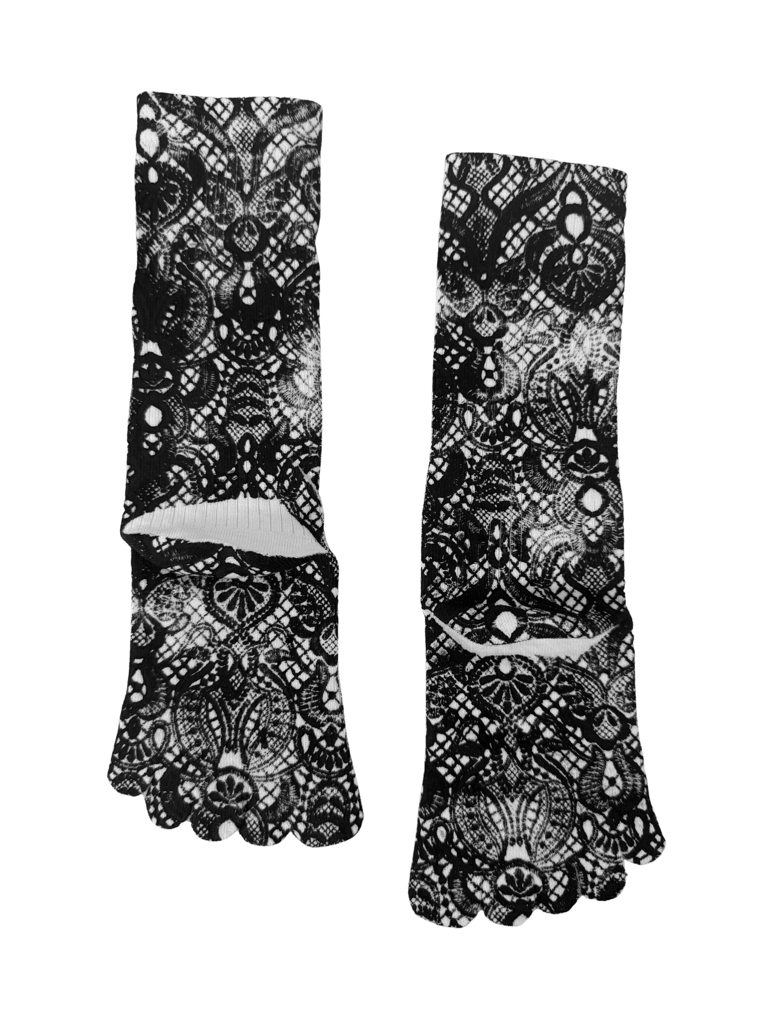 Laced Toe Socks.png