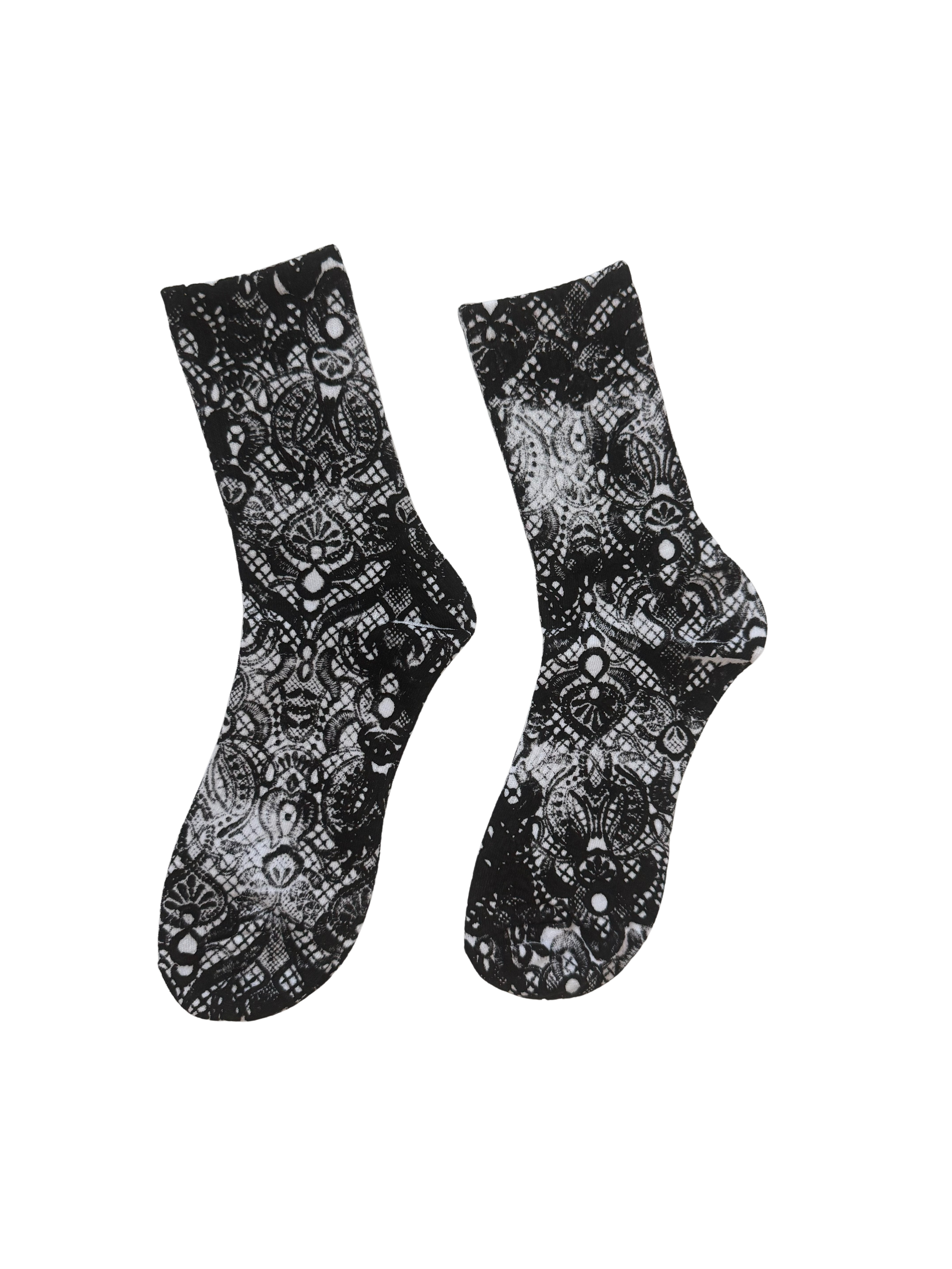 Laced on White L.png
