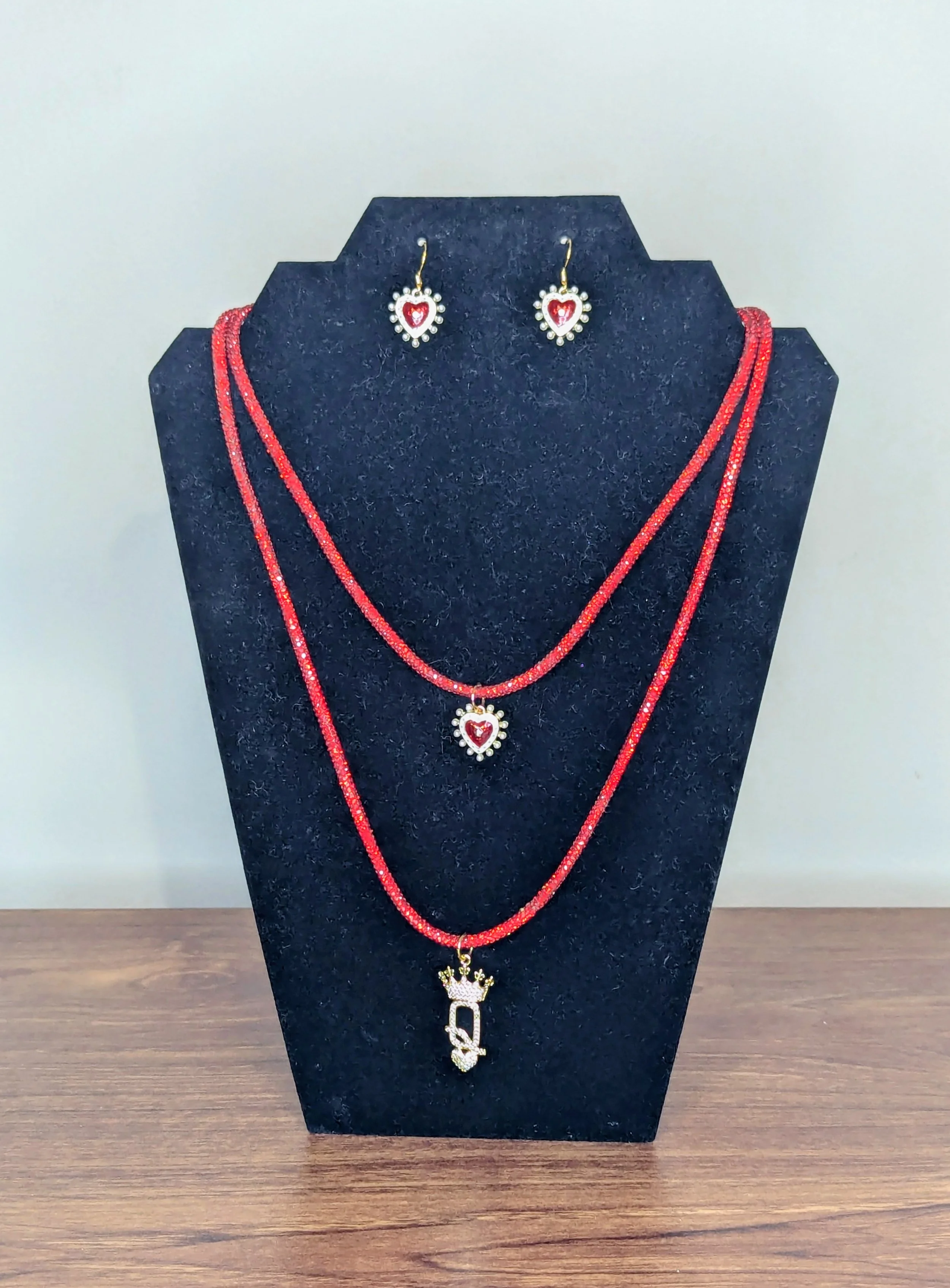 Black Queens Set (Letter Q)