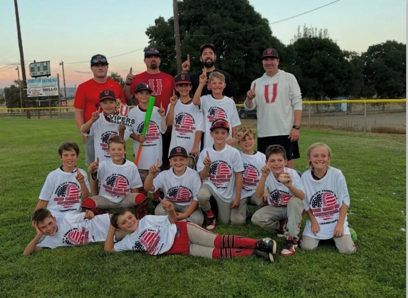 10U BLACK TEAM.jpg