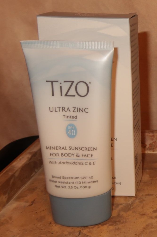 TIZO ULTRA ZINC - Tinted