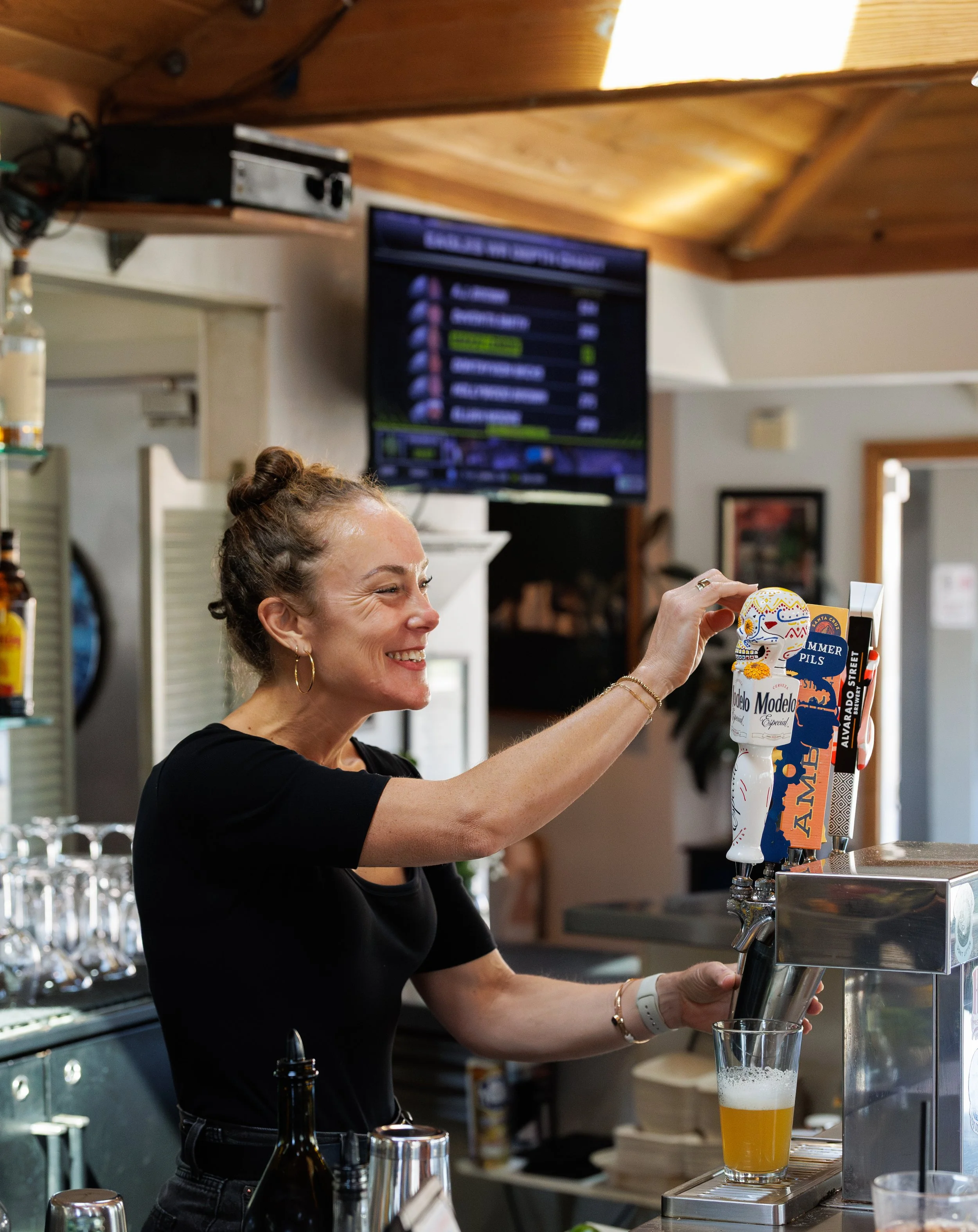 Johnnys-Harborside-Service-35.jpg