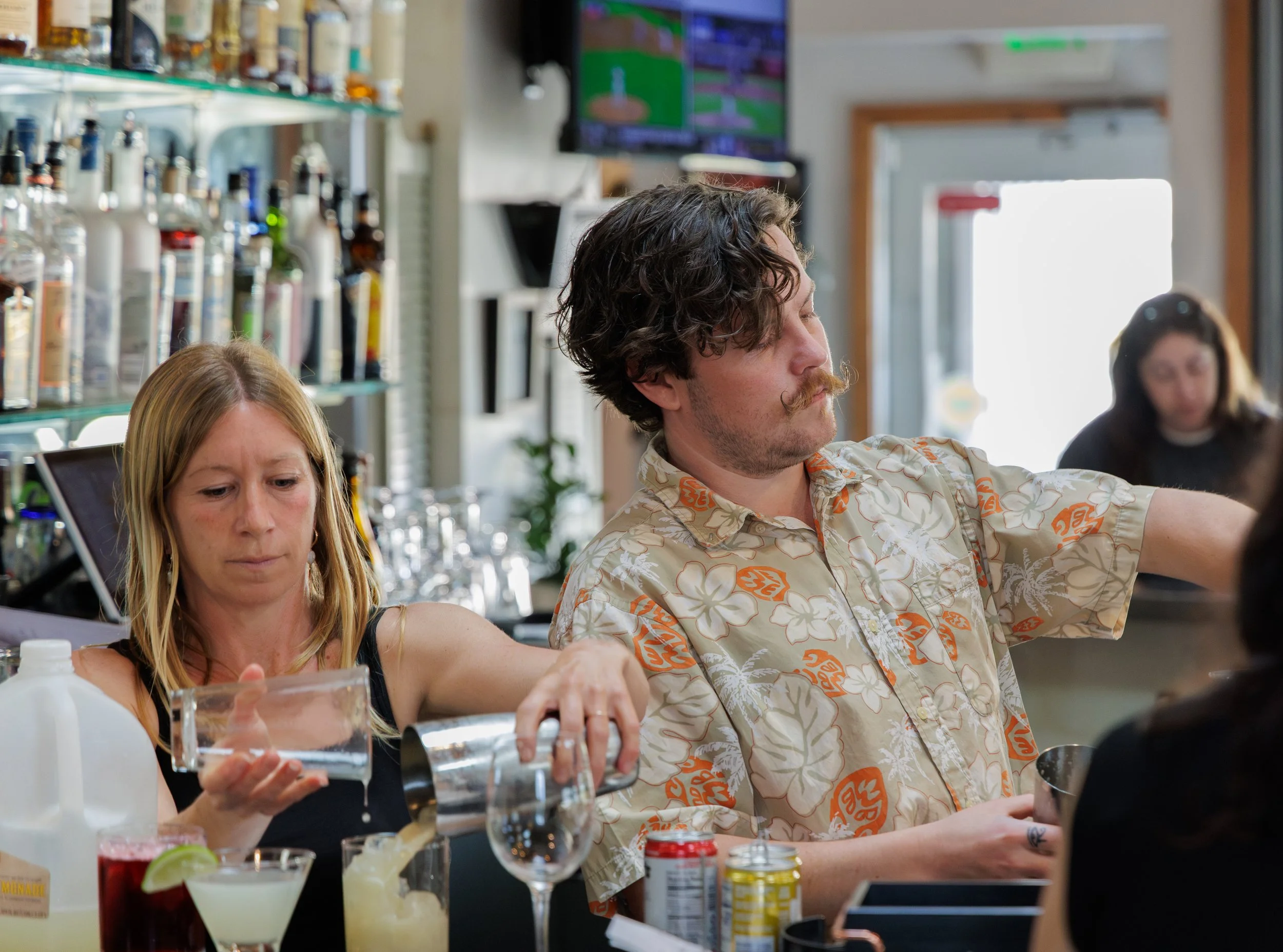 Johnnys-Harborside-Service-17.jpg