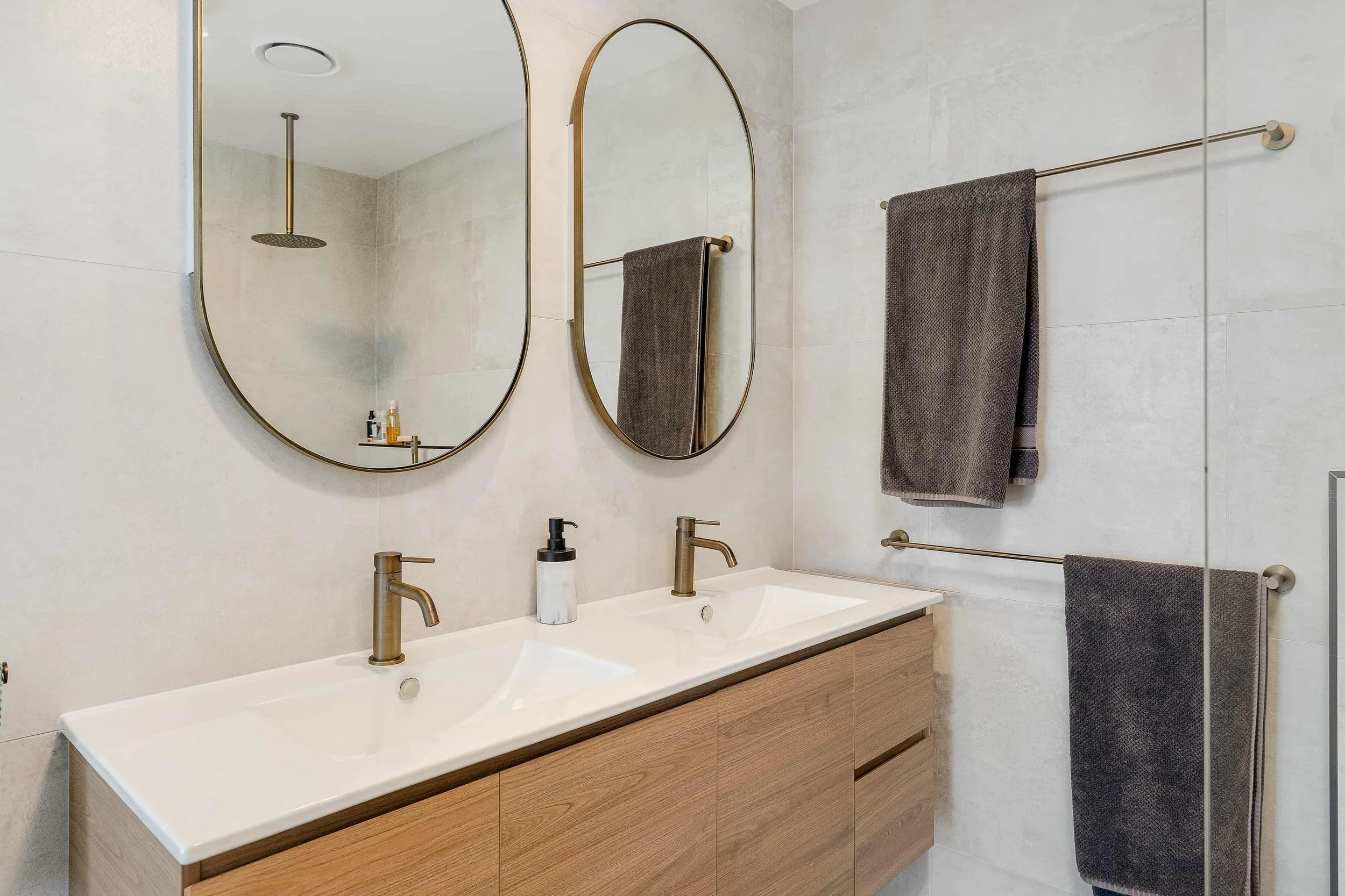 11 Keating Dr-12101725-2-min.jpg
