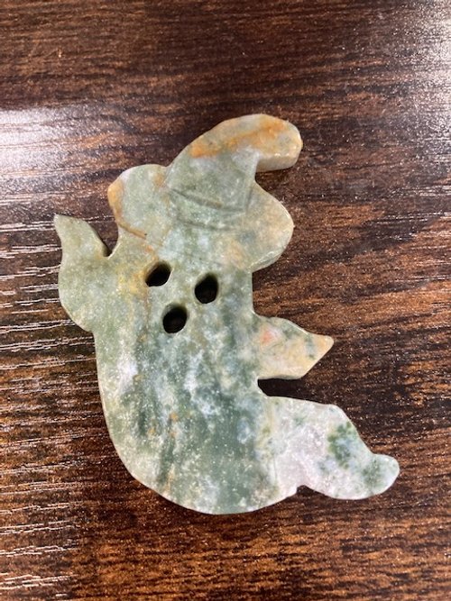 Moss Agate Ghostie W/Witch Hat