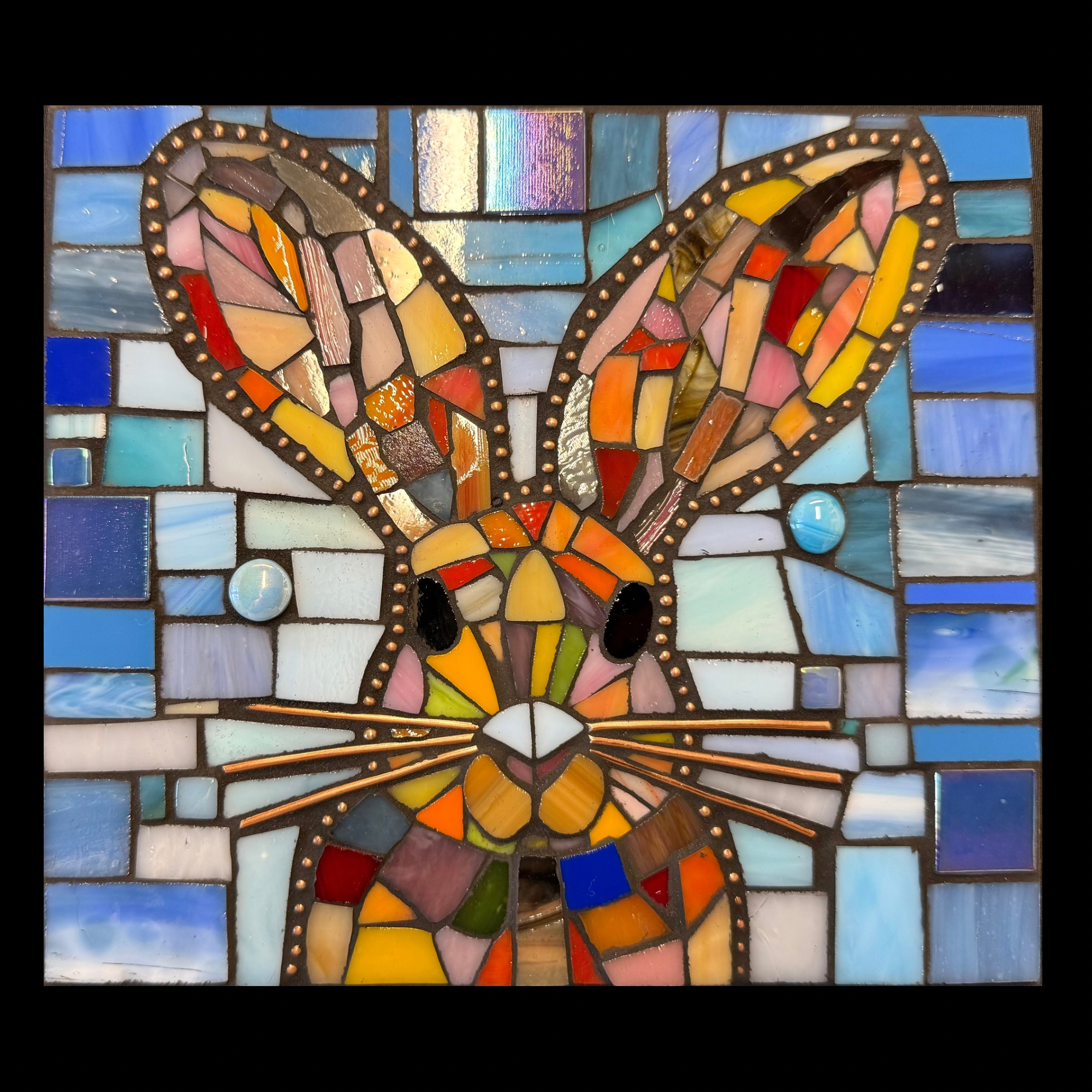 Black White Minimal Modern Simple Bold Business Mag Logo.png