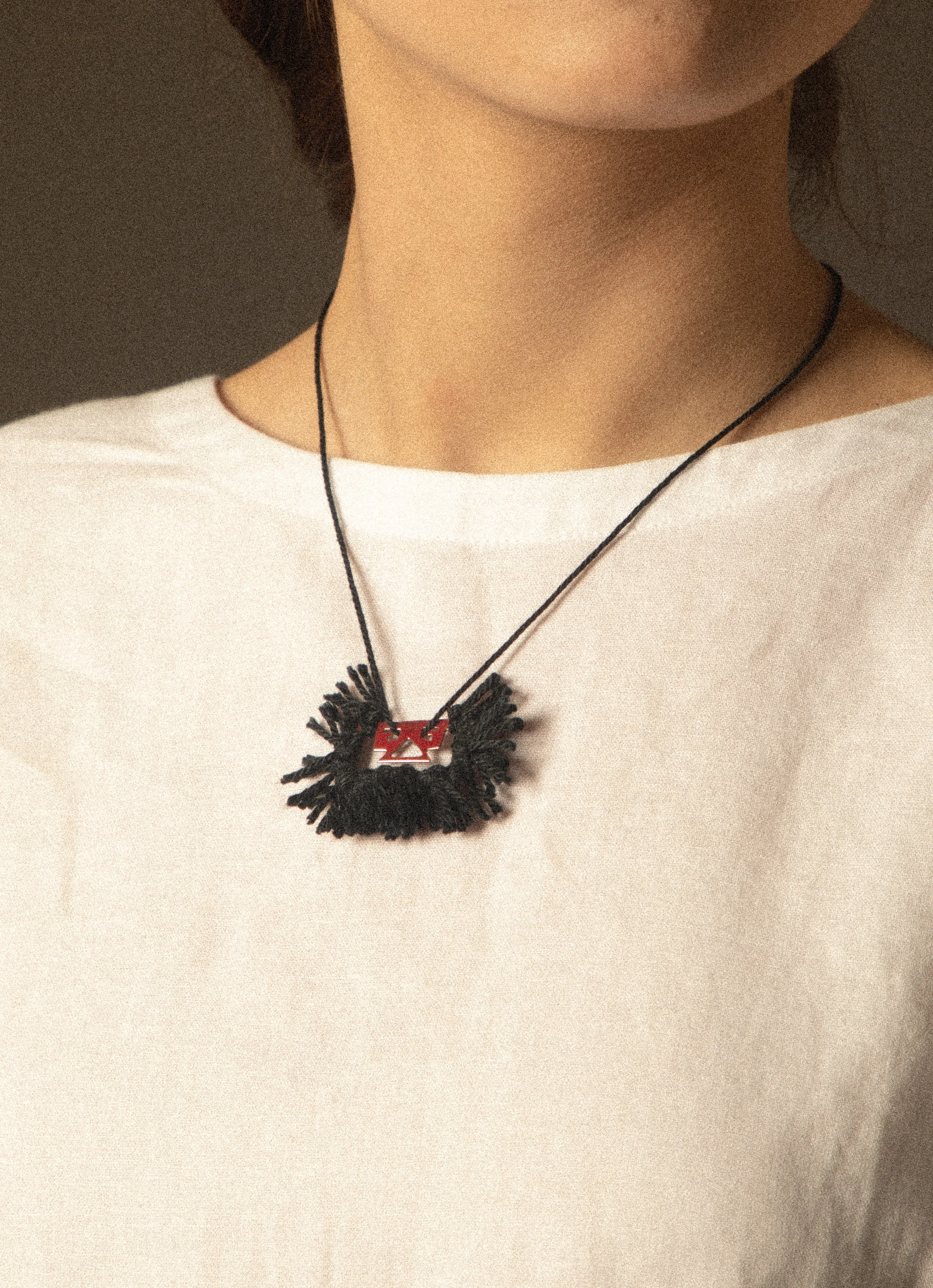 Gilliam Necklace.

Small fragments of the ornament never forgotten, as the carpet no longer exists. 

Materials: Copper, cotton string
