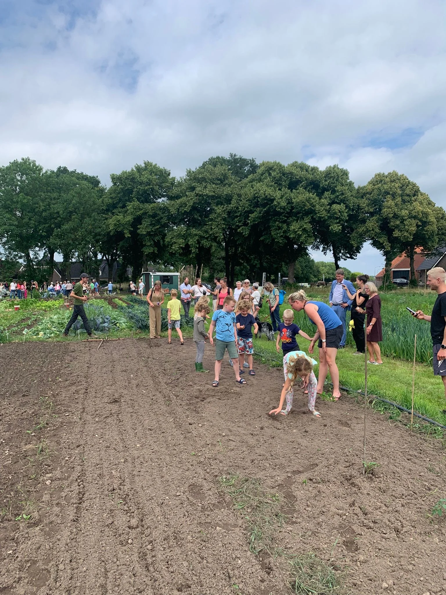 Zaaien voor biodiversiteit met de kinderen
