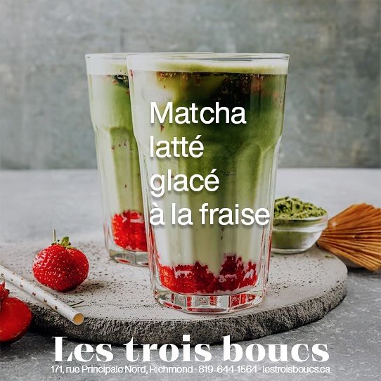 Le breuvage parfait pour prendre une pause sur la terrasse avec un bon livre #matcha #fraises #strawberries #livres #books #cafe #coffee #richmondqc #valsaintfrancois #lestroisboucs