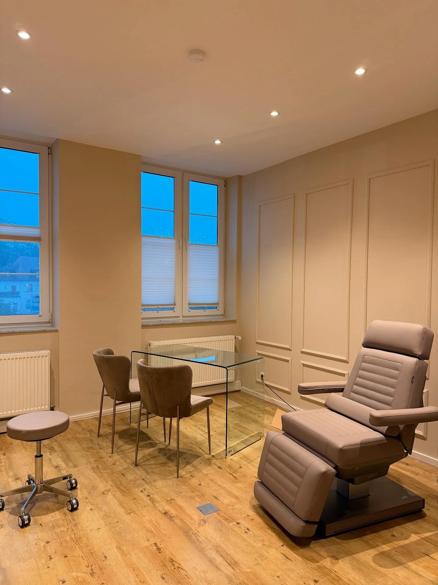 Haarsprechstunde und nat&uuml;rliche &auml;sthetische Dermatologie in Weinheim 🎀