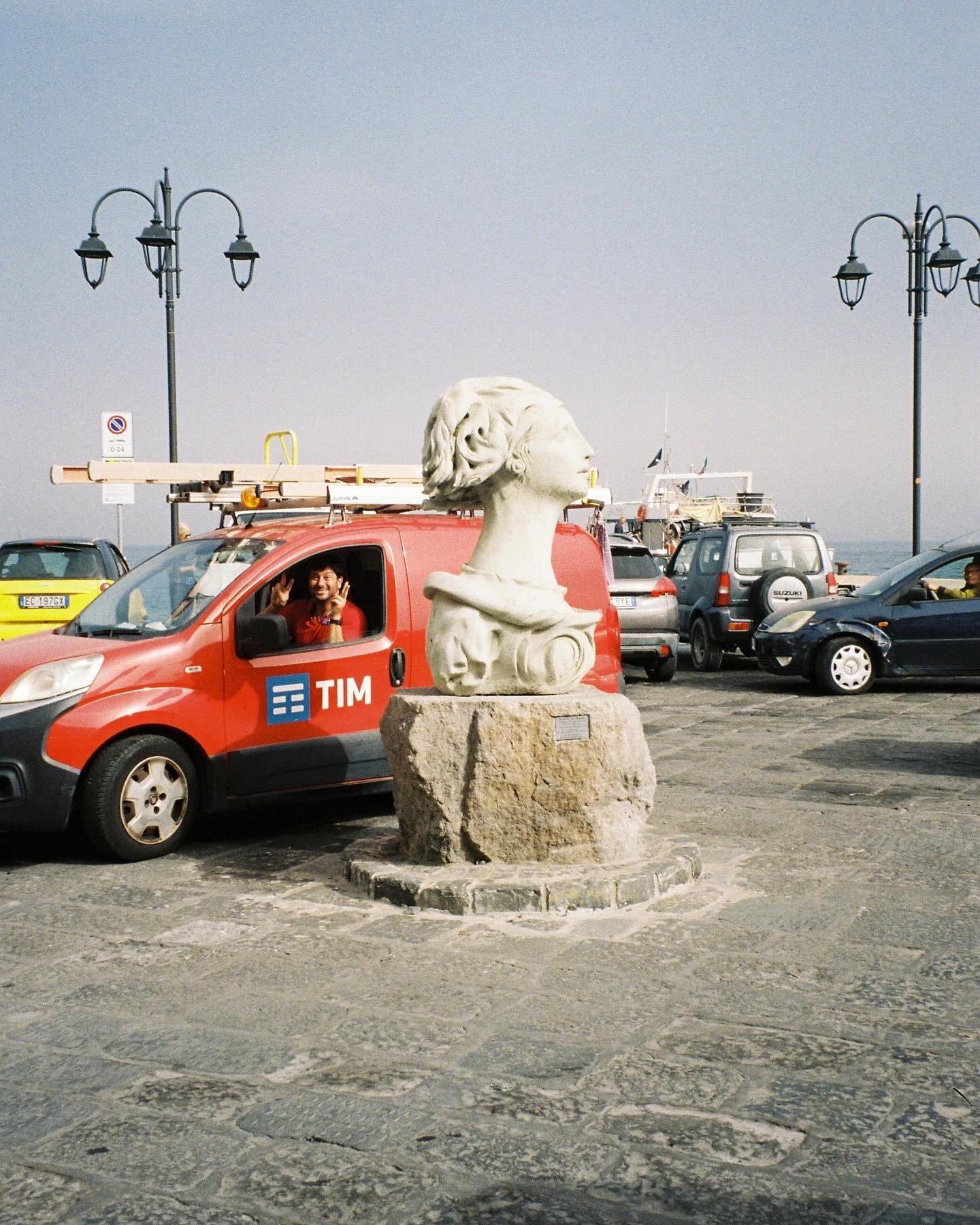campania 🇮🇹some analog vibes to close off the european sun season / #olympusltzoom105 #fujifilm400 🍝 🍕